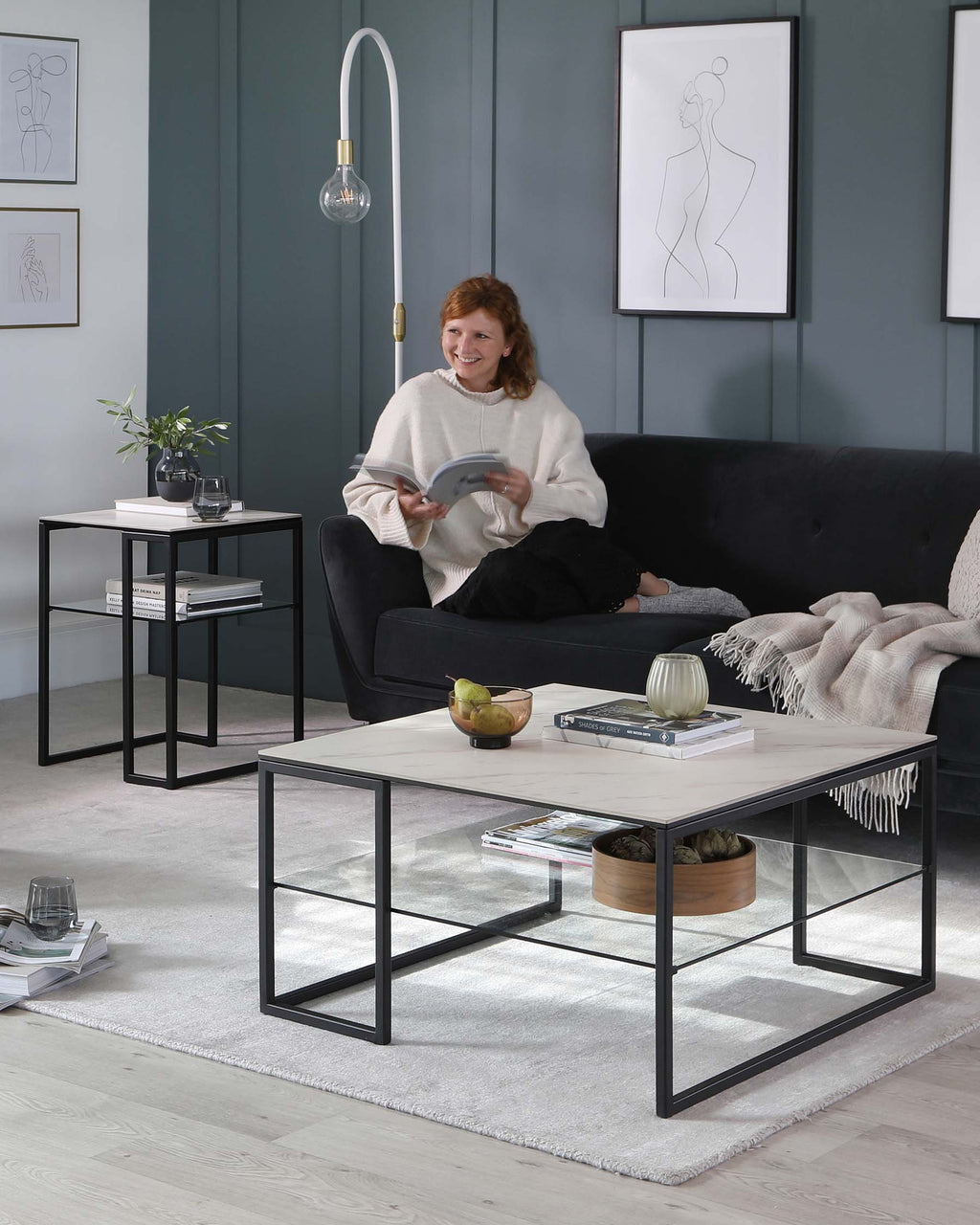 Table d'appoint en céramique marbrée blanche de Géorgie