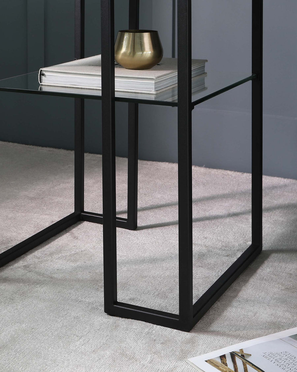 Table d'appoint en céramique marbrée blanche de Géorgie