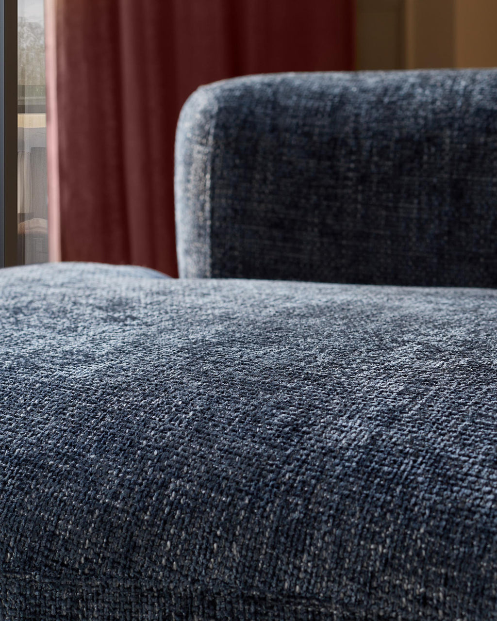 Canapé 2 places Gianna bleu foncé tissé