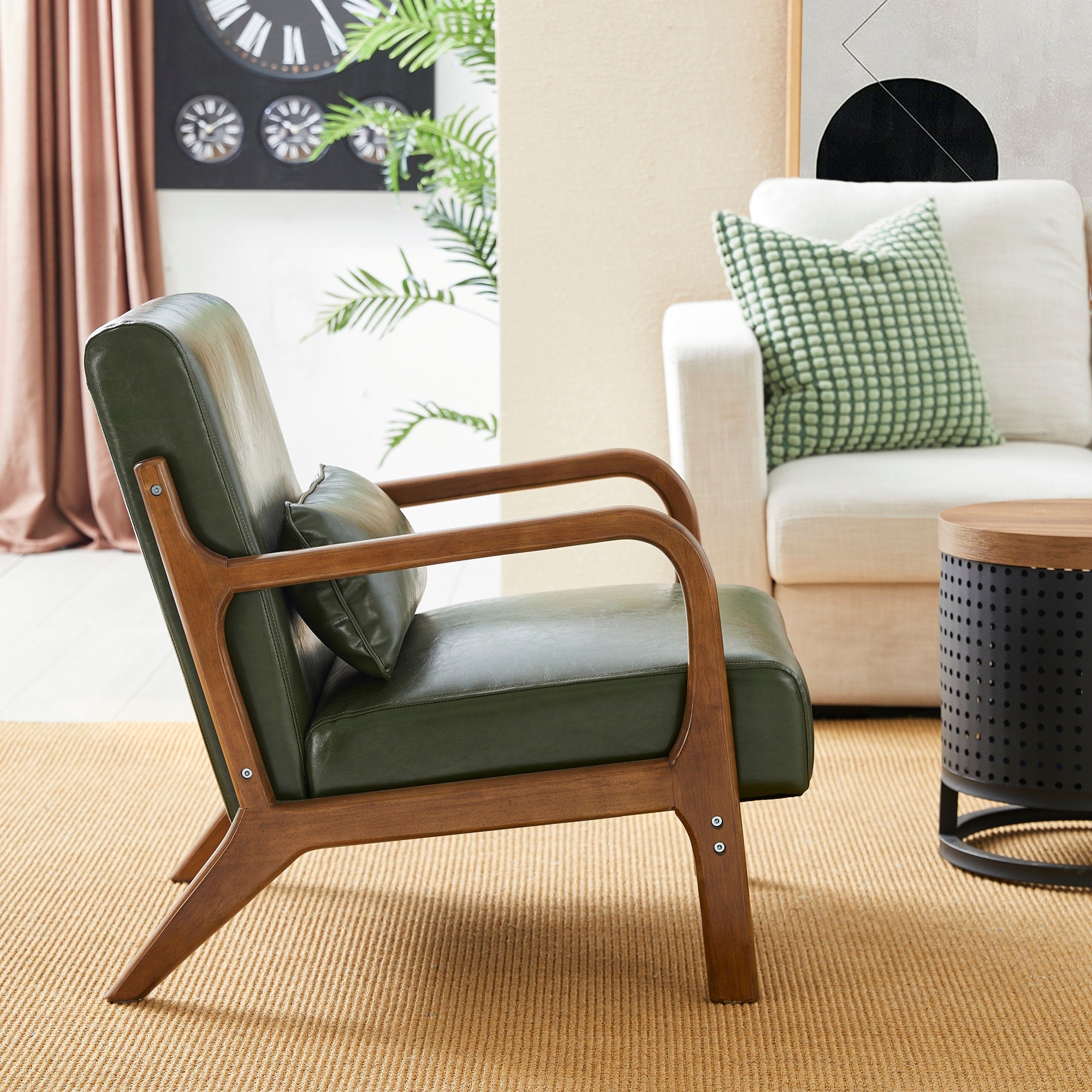 Fauteuil d'appoint moderne en cuir synthétique Glitzhome 30,75 po de hauteur, style milieu de siècle, avec coussin – 25,75 po de largeur x 33,75 po de profondeur x 30,75 po de hauteur