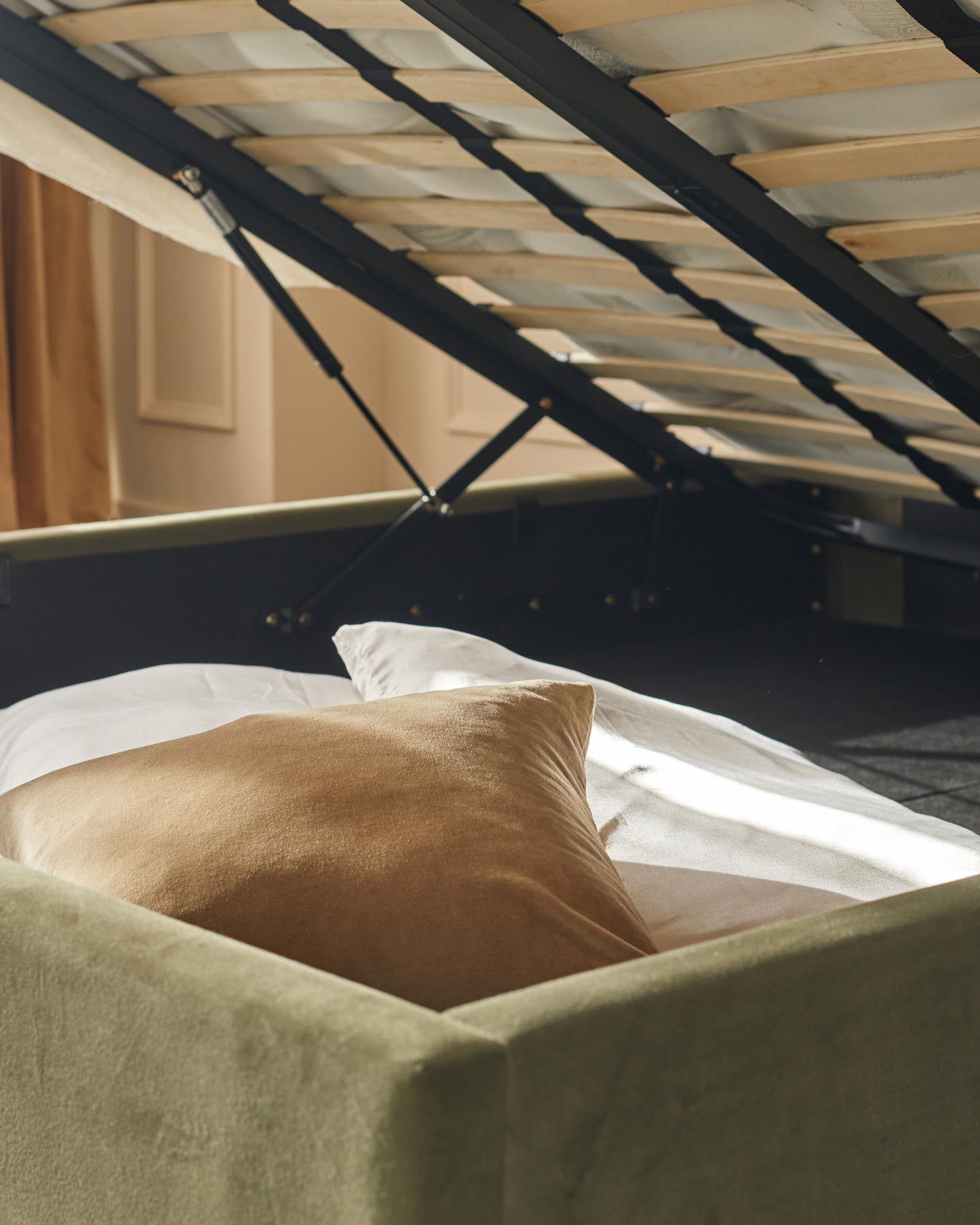 Lit coffre super king Grove en tissu naturel et velours vert olive