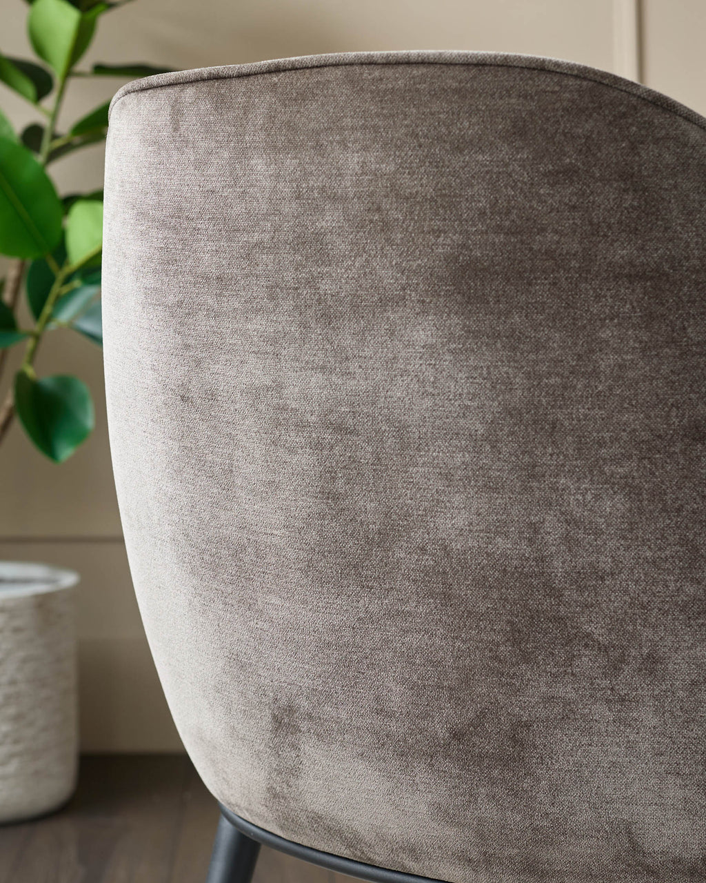 Chaise de salle à manger en tissu moka Harley