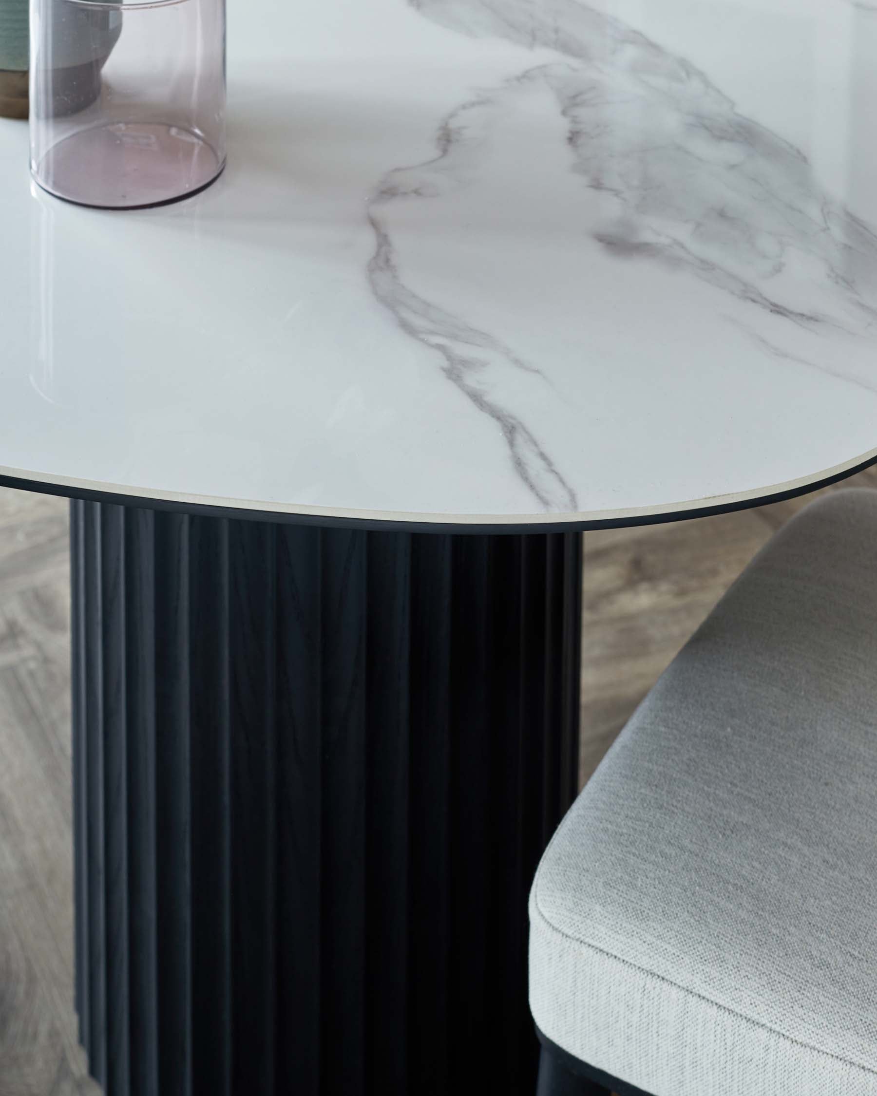 Table à manger Hanne en céramique blanche 6 places