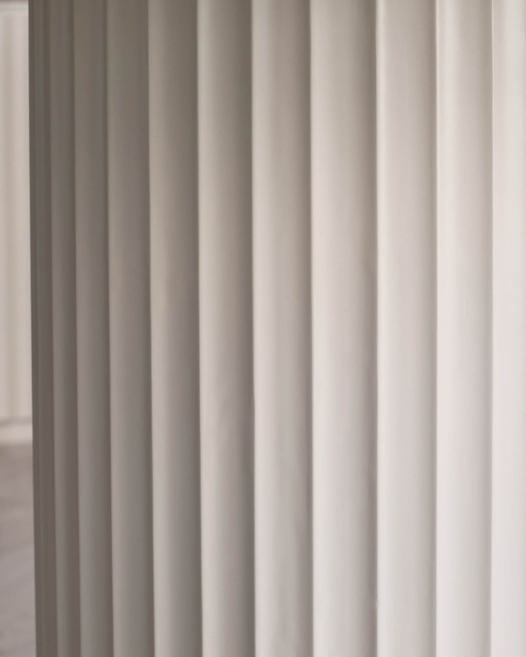 Table à manger Hanne en céramique naturelle 6 places