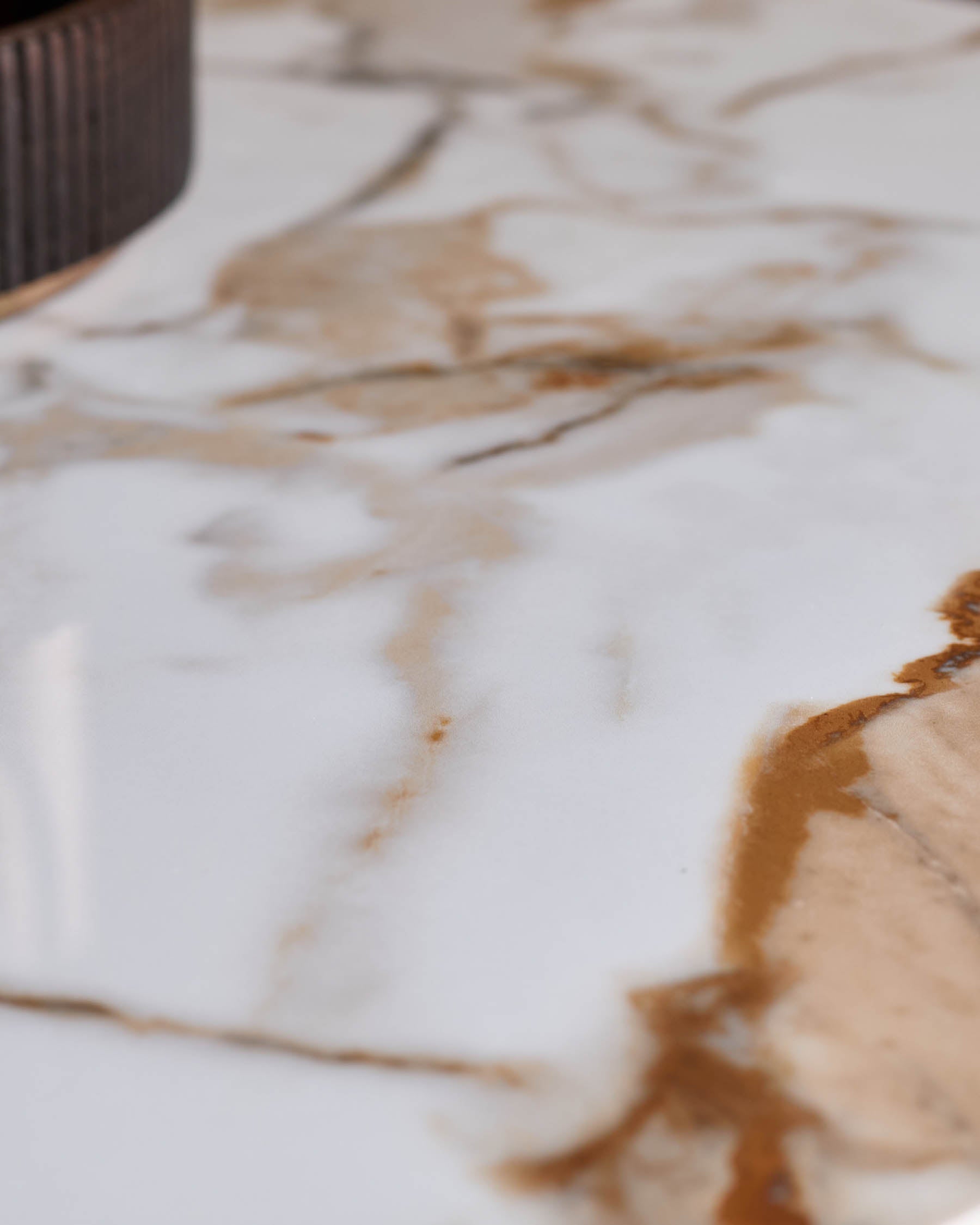 Table à manger Hanne en céramique naturelle 6 places