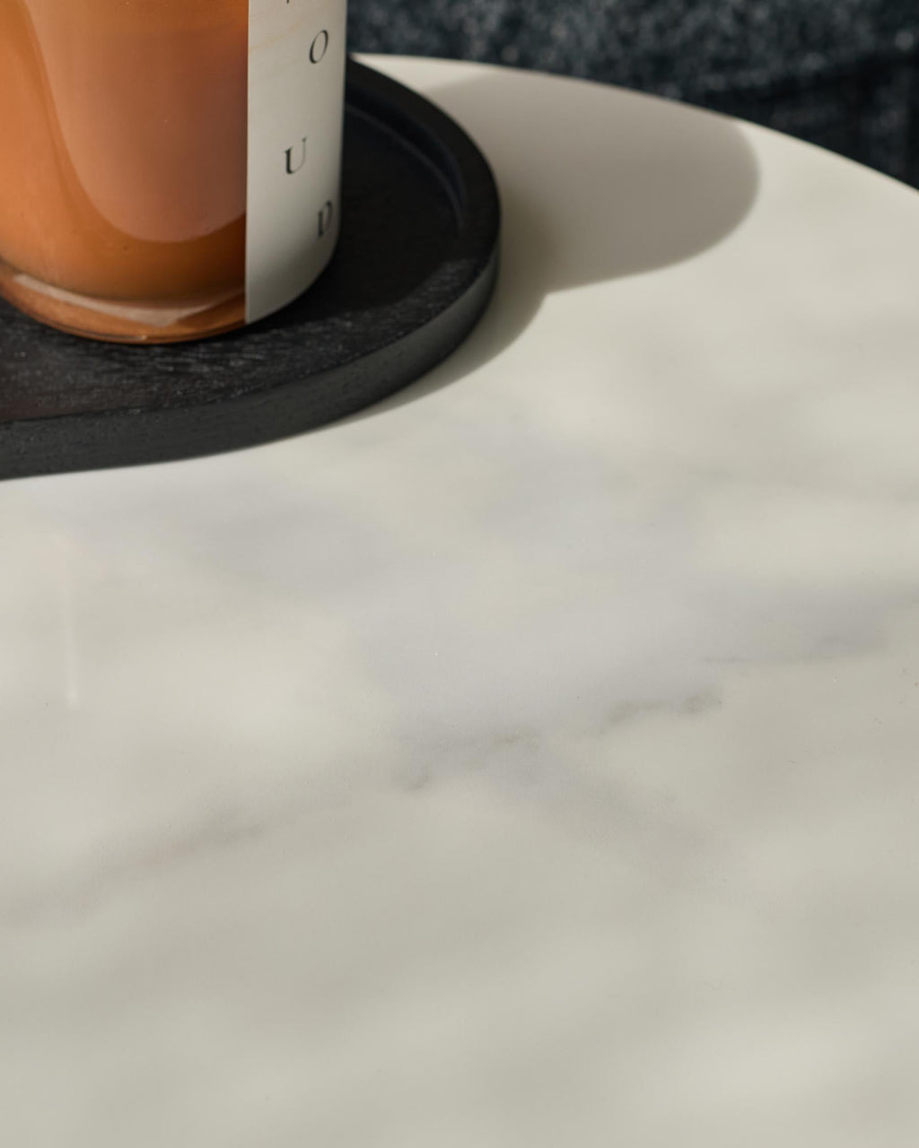 Table d'appoint en céramique blanche Hanne