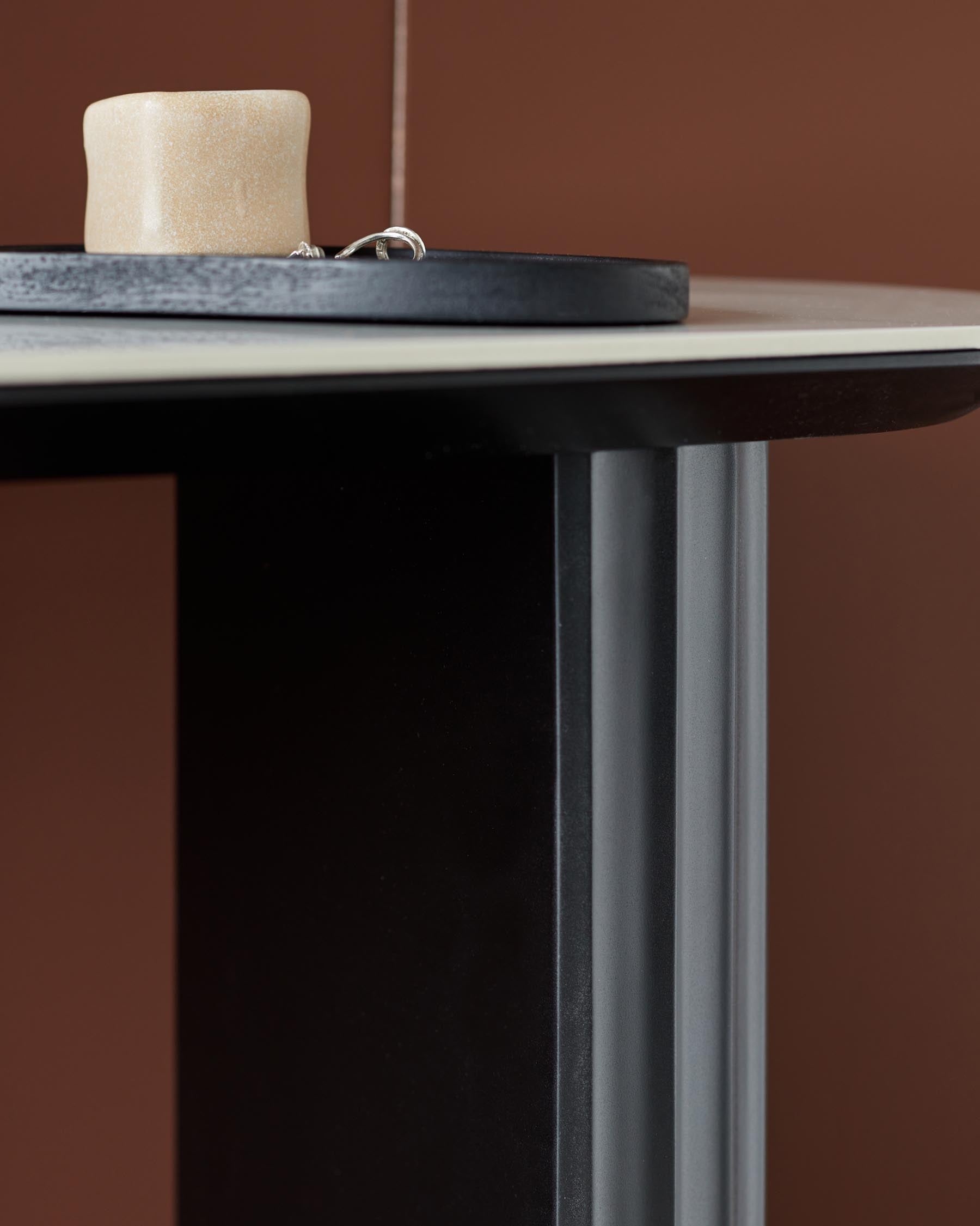 Table console en céramique blanche Hanne