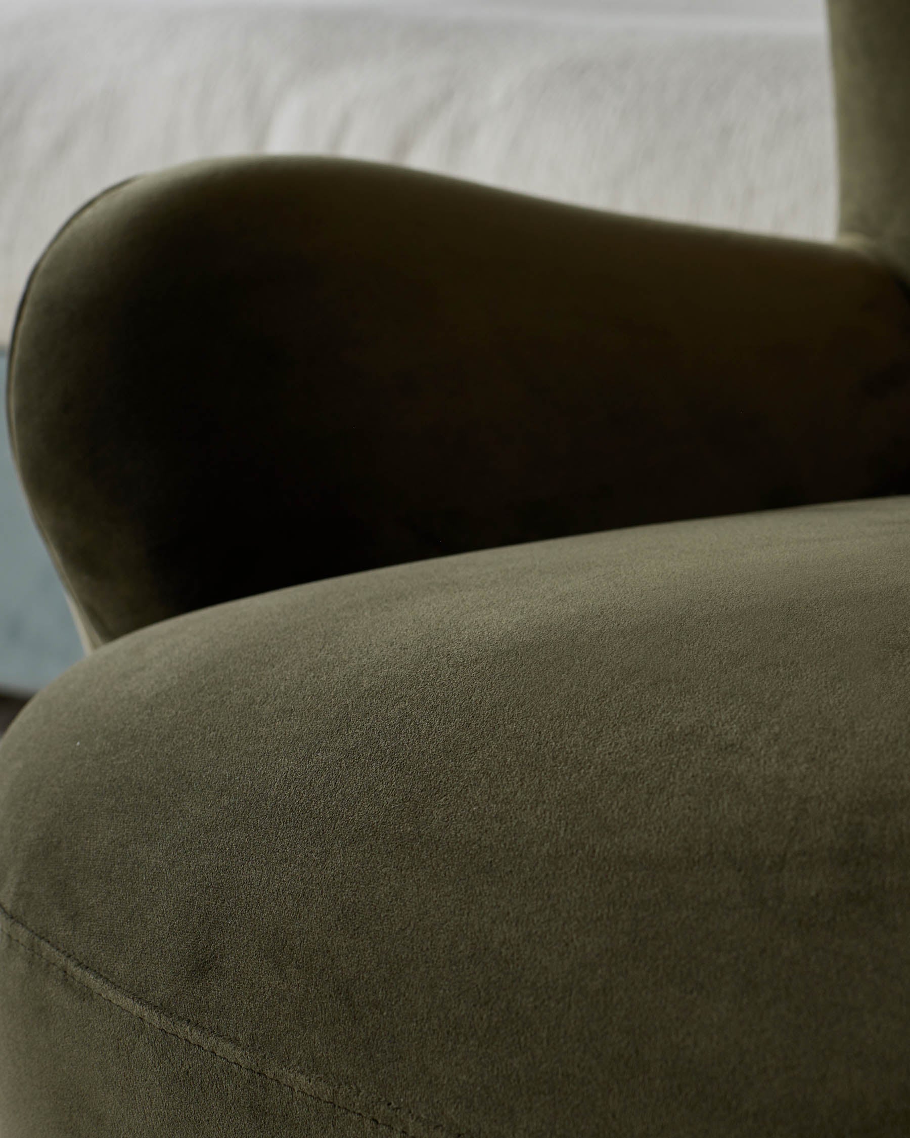 Fauteuil d'appoint Harlan en velours vert olive