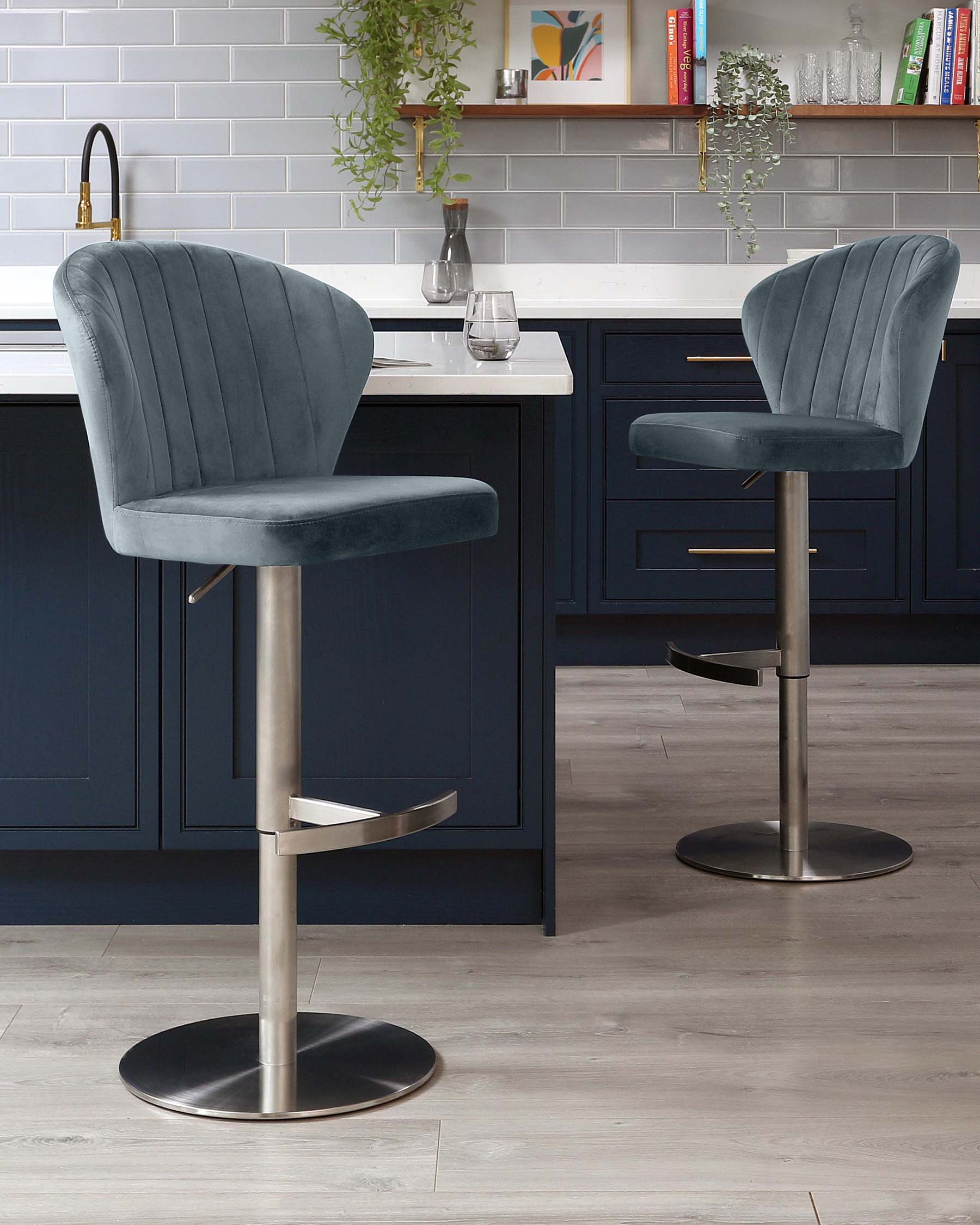 Tabouret de bar Harper en velours bleu-gris à vérin à gaz