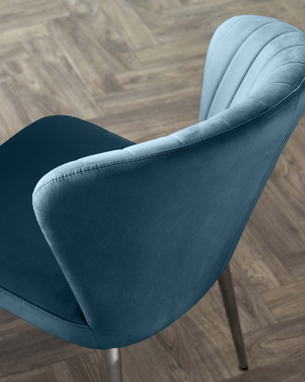 Chaise de salle à manger Harper en velours peluche bleu foncé et acier inoxydable