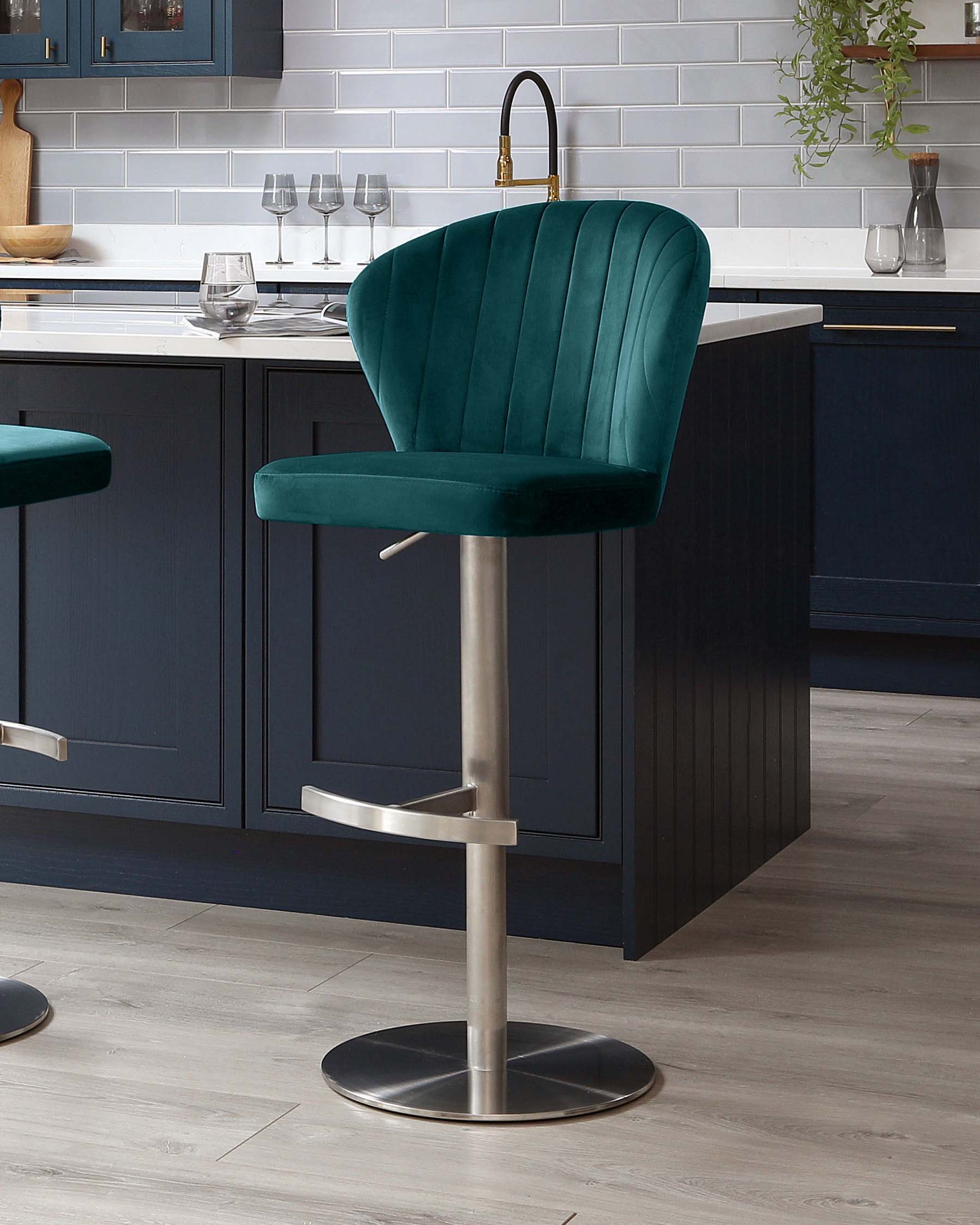 Tabouret de bar Harper en velours bleu sarcelle foncé à vérin à gaz