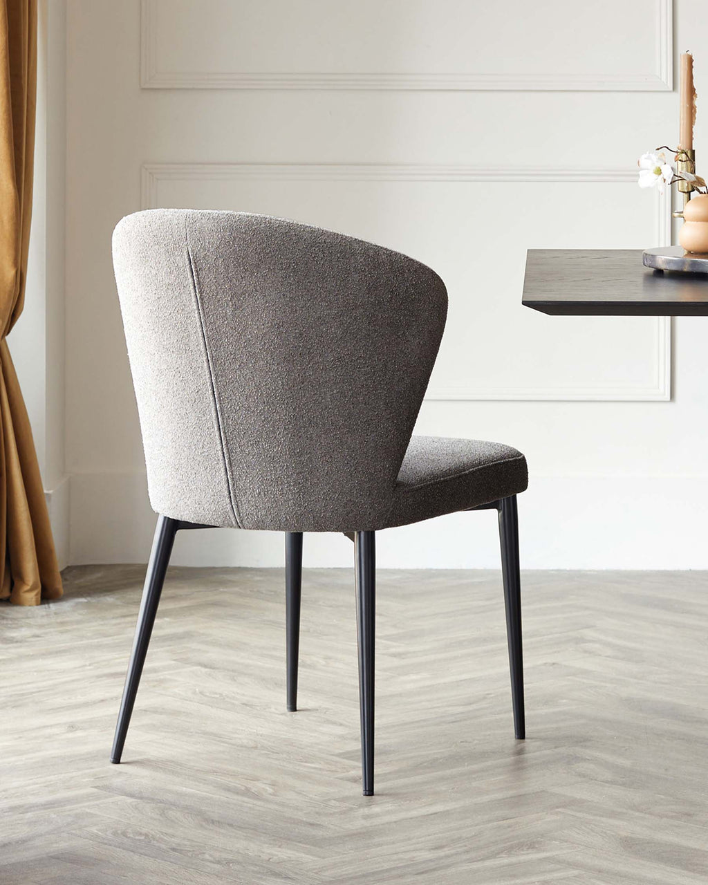 Chaise de salle à manger Harper en métal noir et boucle souple gris foncé