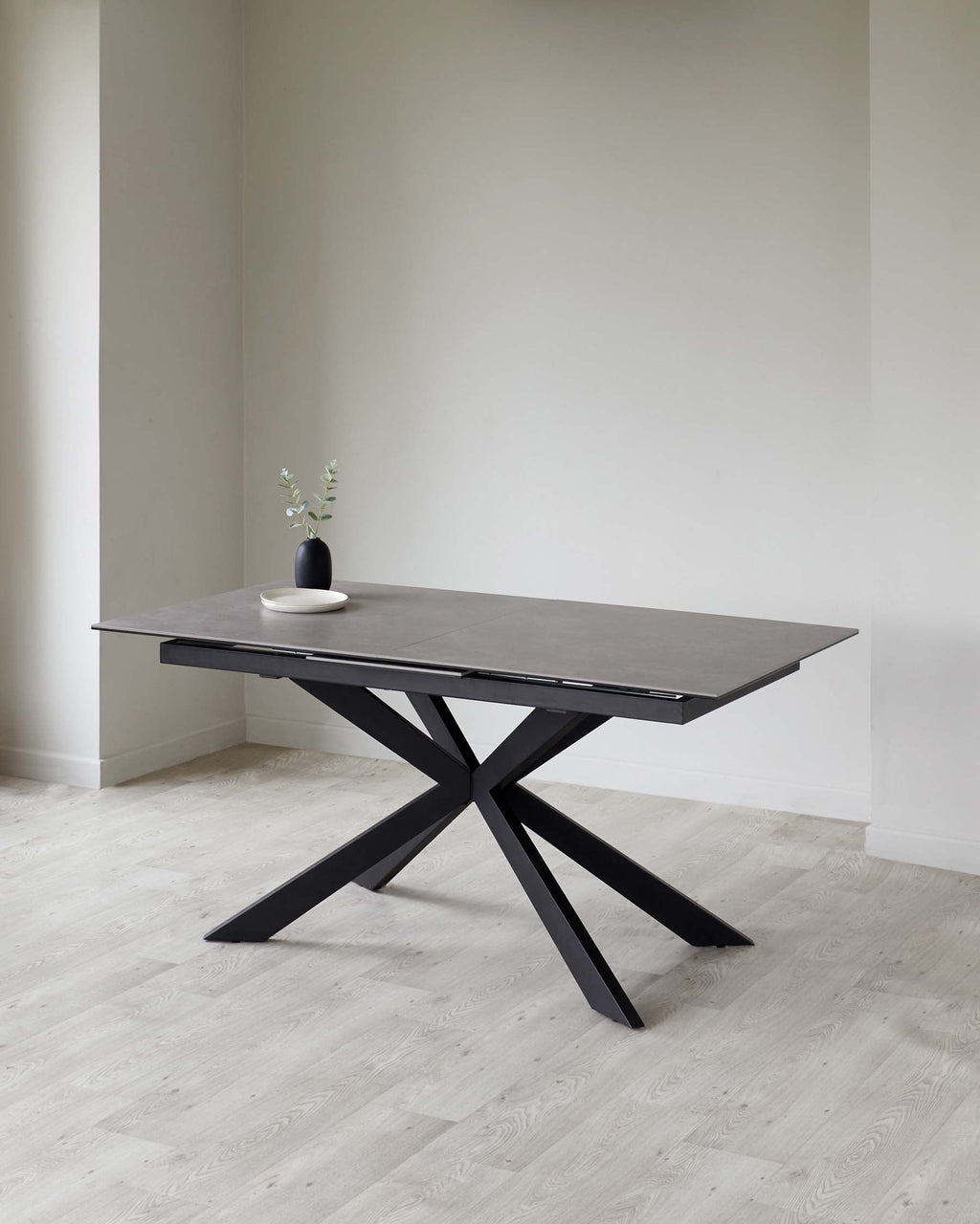 Table de salle à manger extensible Hayden en céramique gris clair, 6 à 8 places