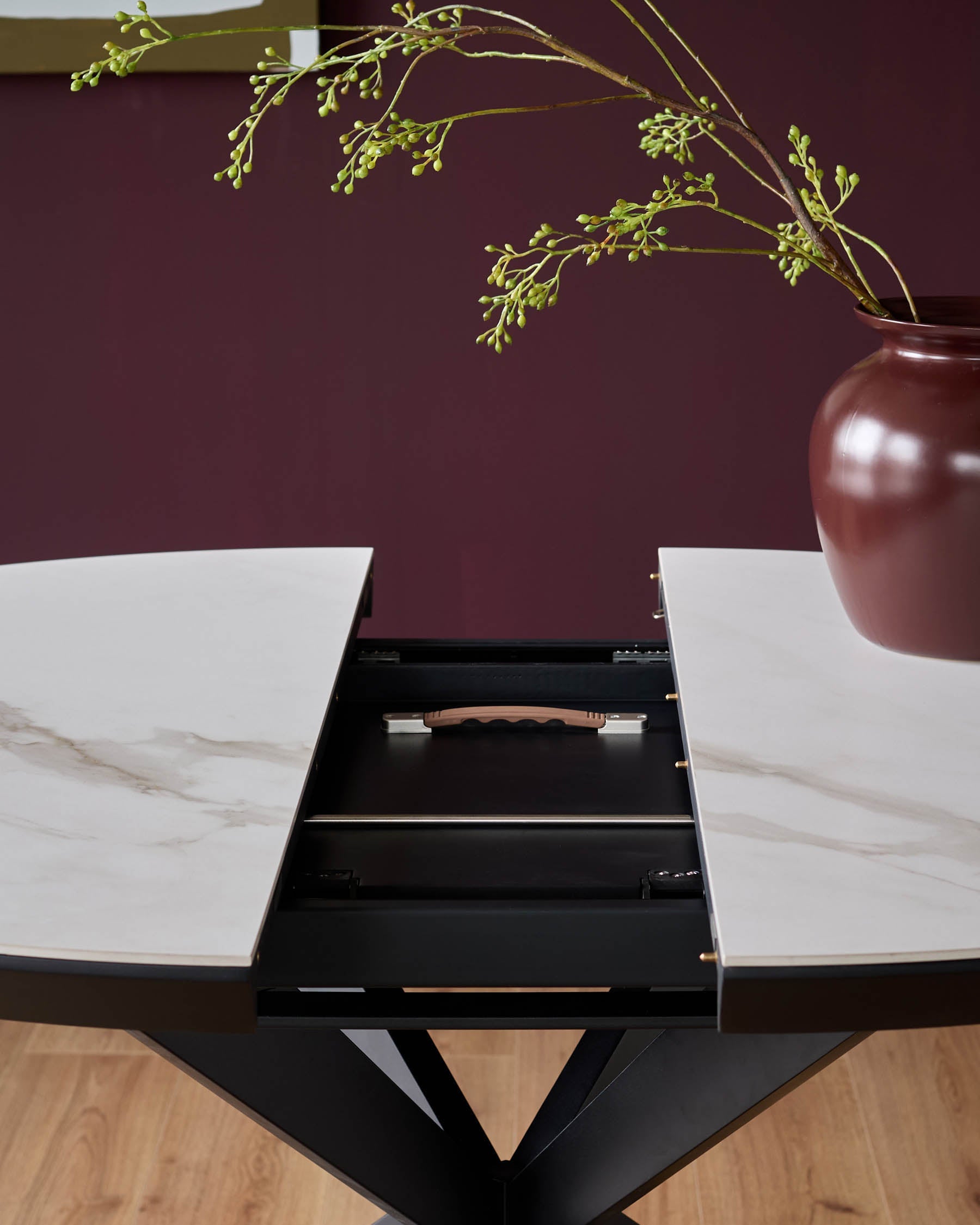 Table de salle à manger ronde extensible en céramique blanche Hayden, de 4 à 6 places