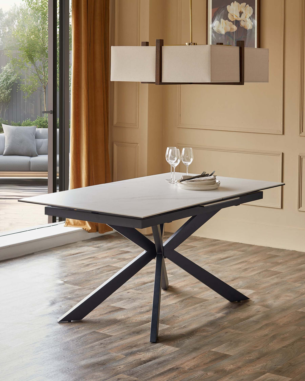 Table de salle à manger Hayden 6-8 en céramique blanche avec 6 chaises de salle à manger Serena en velours peluche champagne