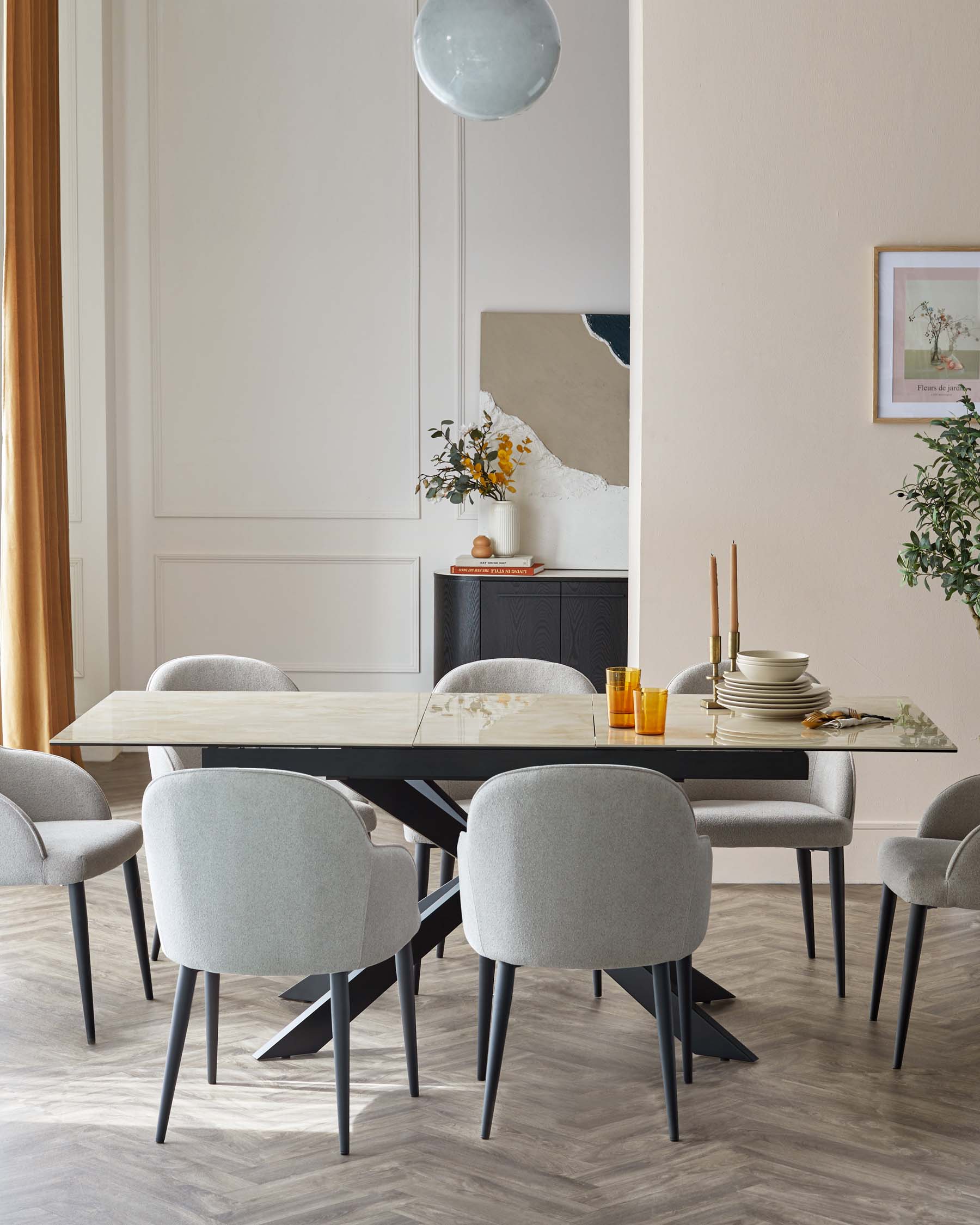 Table de salle à manger extensible Hayden en céramique naturelle, 6 à 8 places