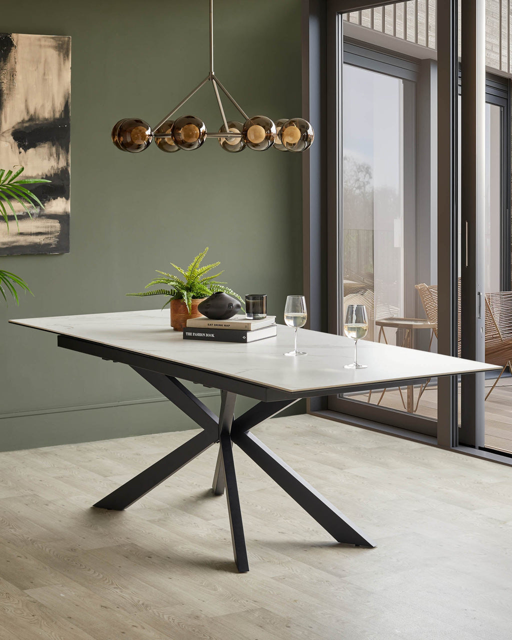 Table de salle à manger extensible Hayden en céramique blanche, 8 à 10 places