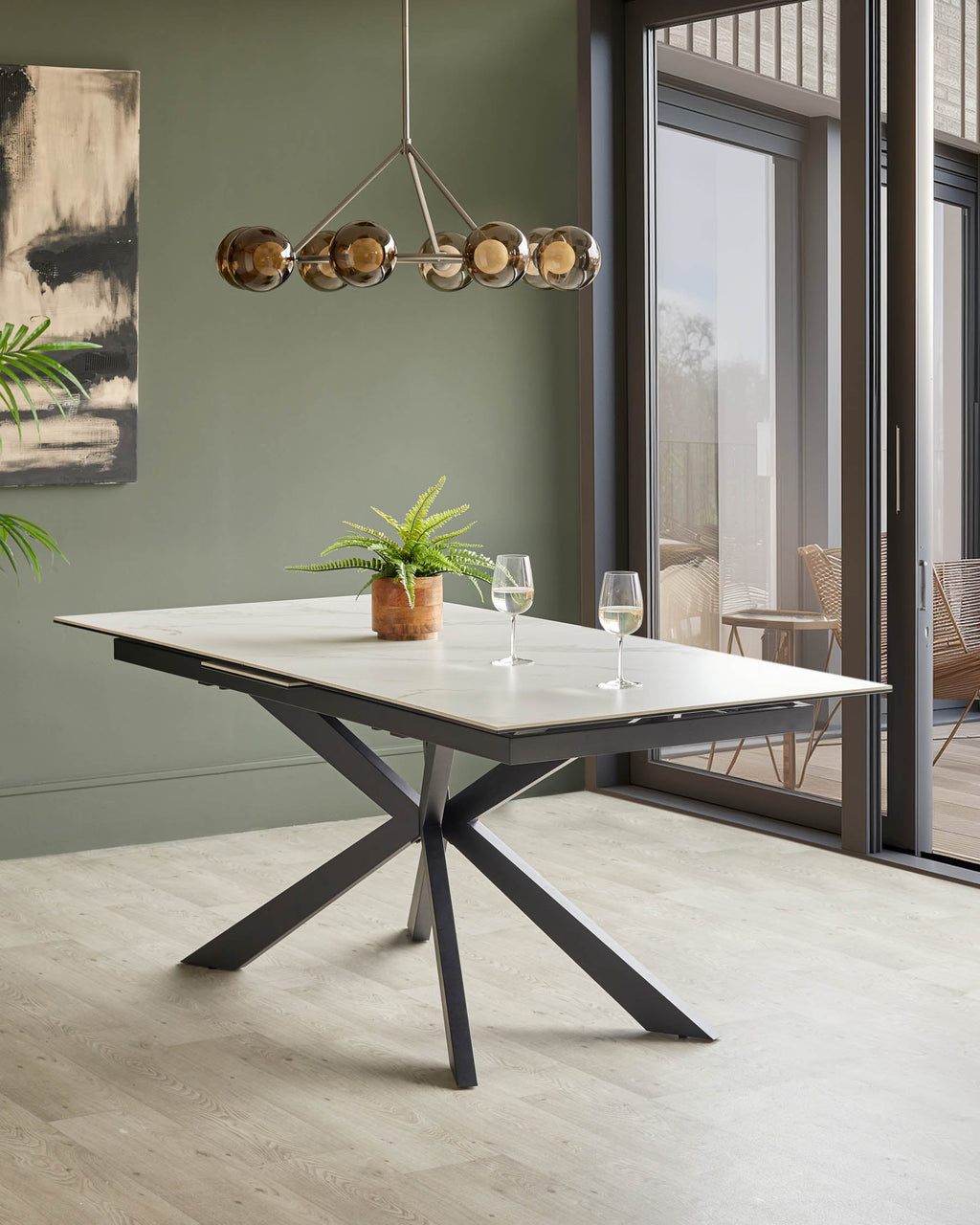 Table de salle à manger extensible Hayden en céramique blanche, 8 à 10 places