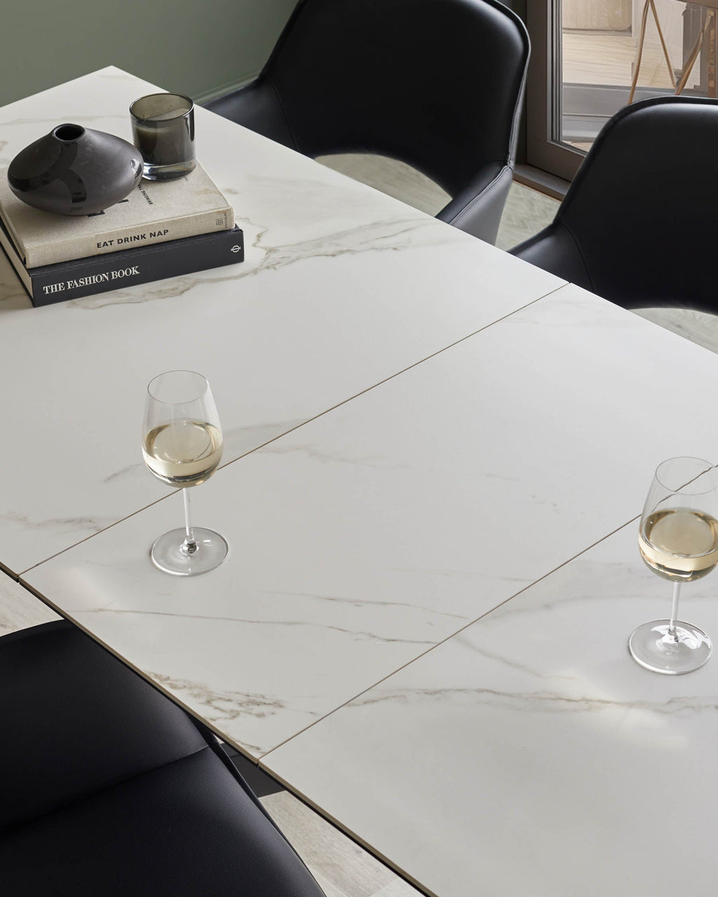 Table de salle à manger extensible Hayden en céramique blanche, 8 à 10 places