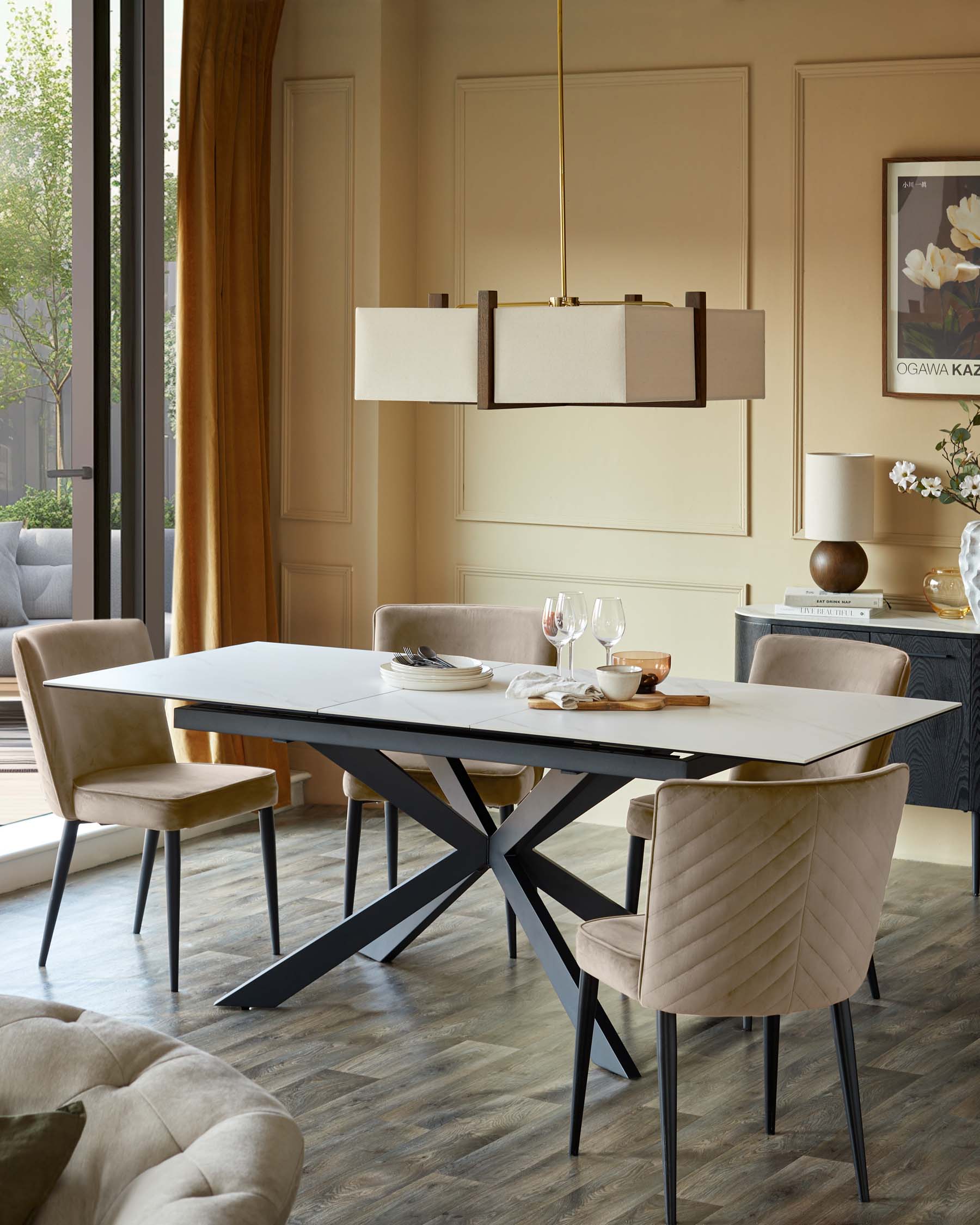 Table de salle à manger Hayden 6-8 en céramique blanche avec 6 chaises de salle à manger Serena en velours peluche champagne