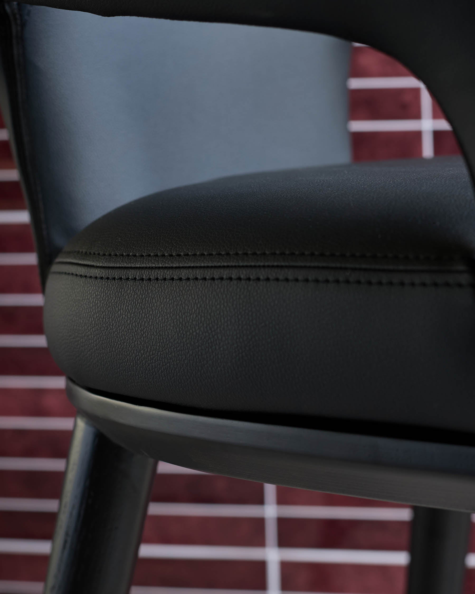 Tabouret de bar Heath en similicuir noir