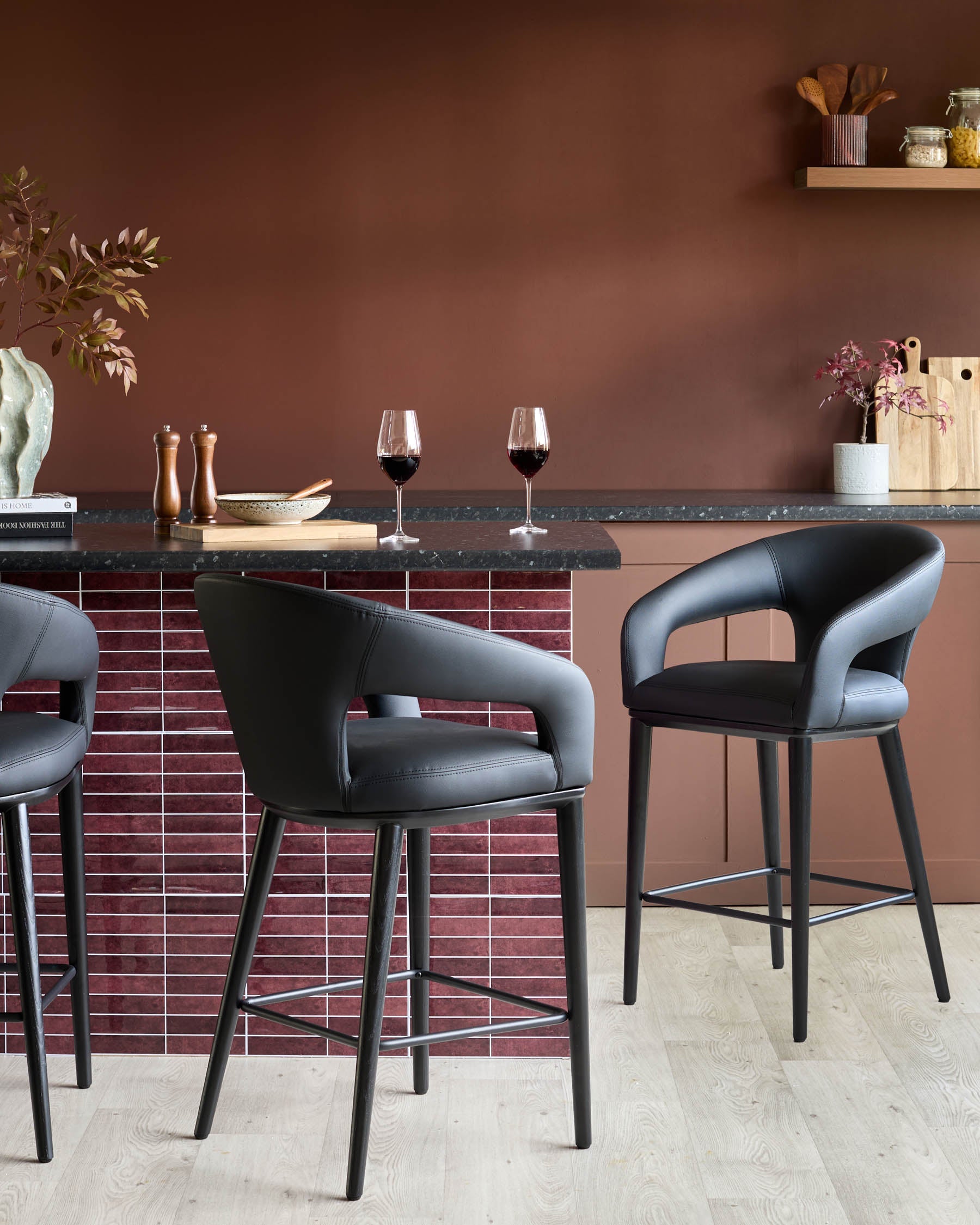 Tabouret de bar Heath en similicuir noir