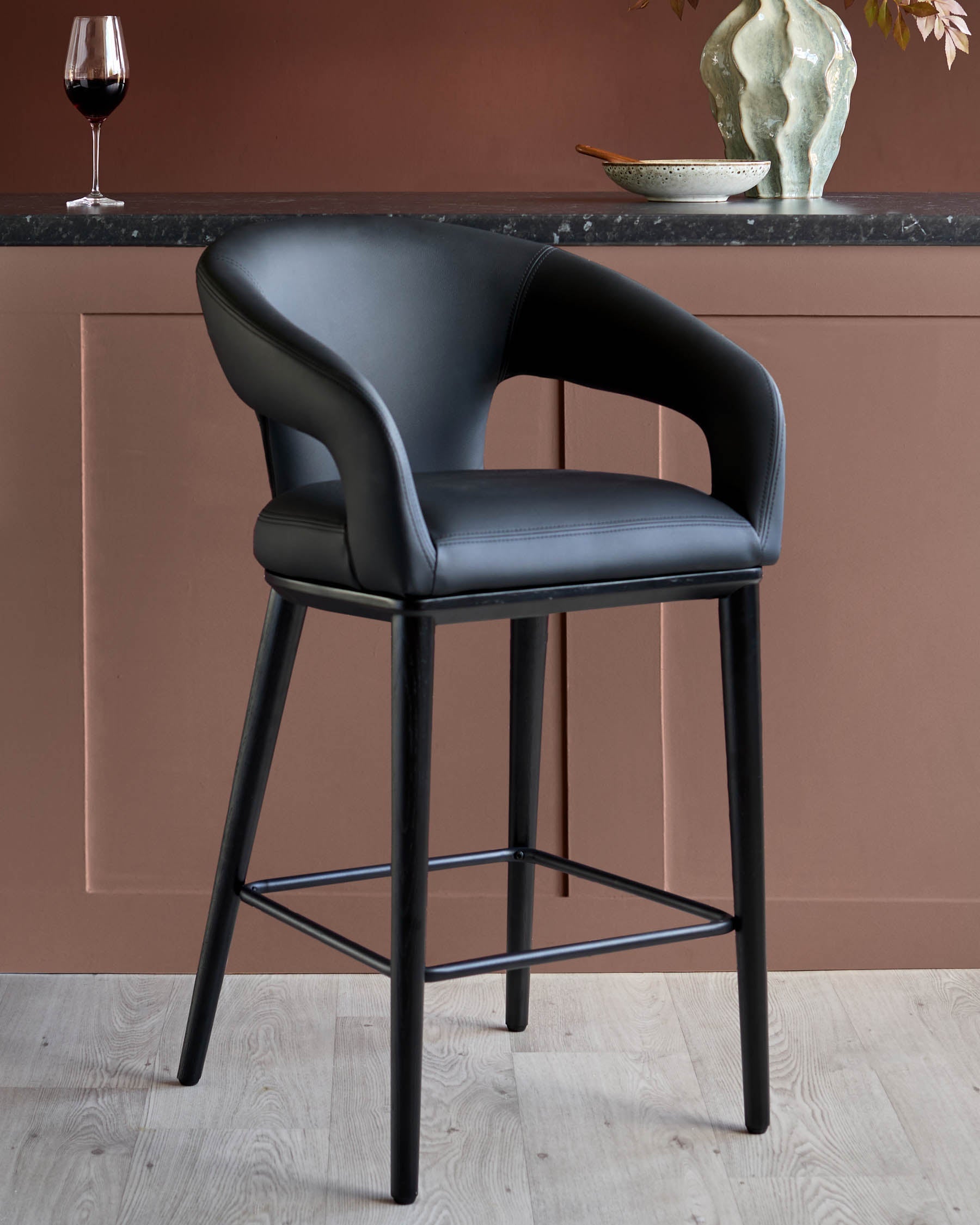 Tabouret de bar Heath en similicuir noir
