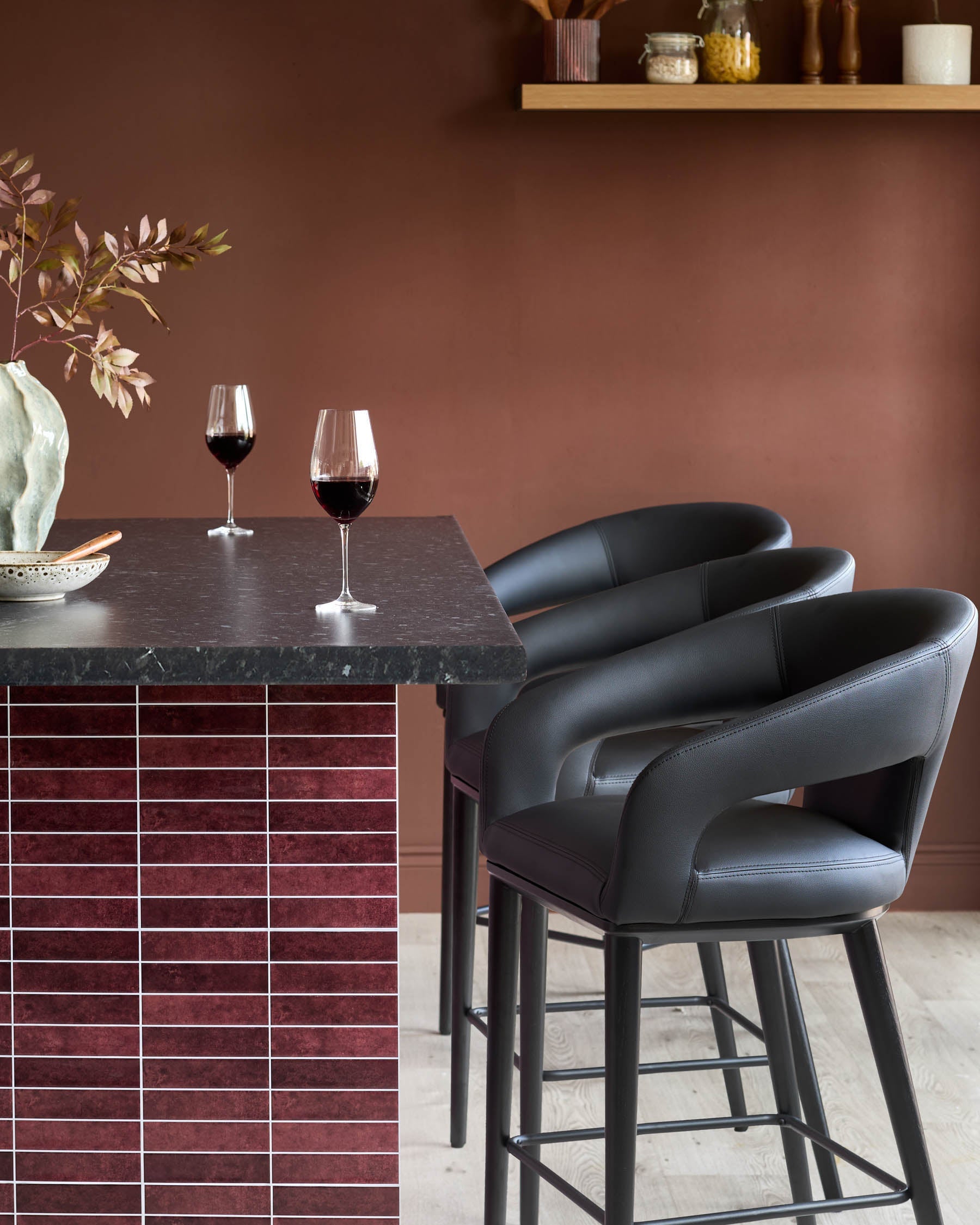 Tabouret de bar Heath en similicuir noir