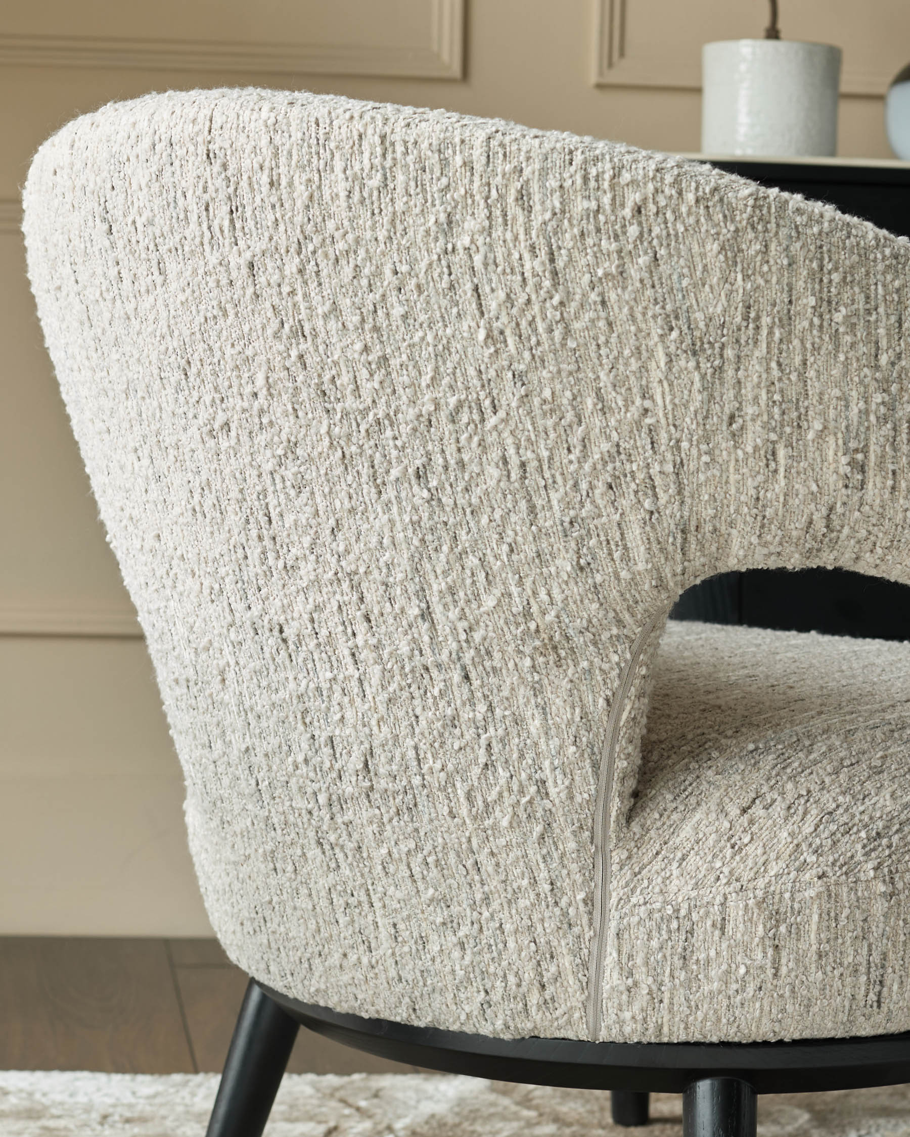Fauteuil d'appoint Heath en grosse boucle couleur crème