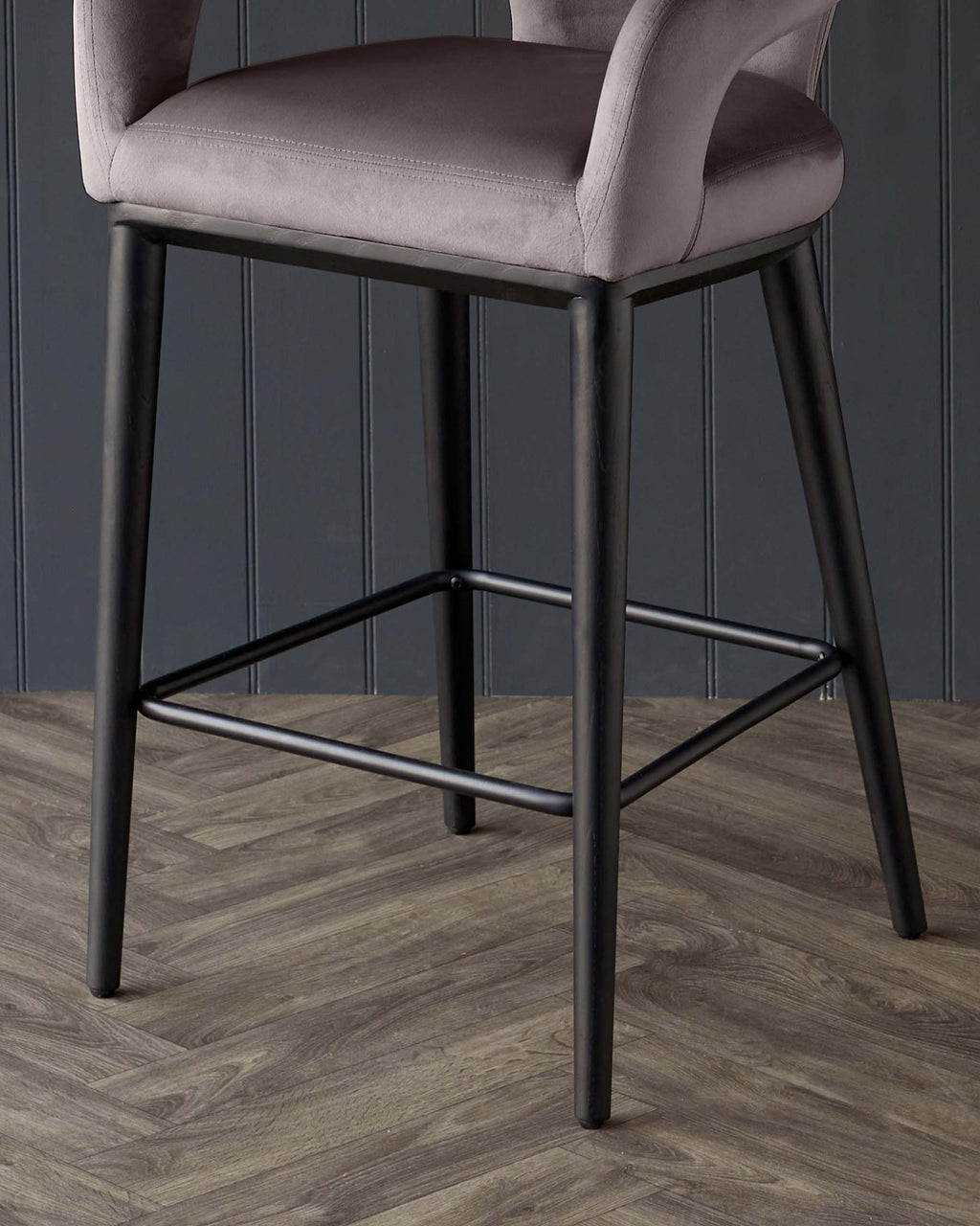 Tabouret de bar Heath Mocha en velours peluche et bois noir