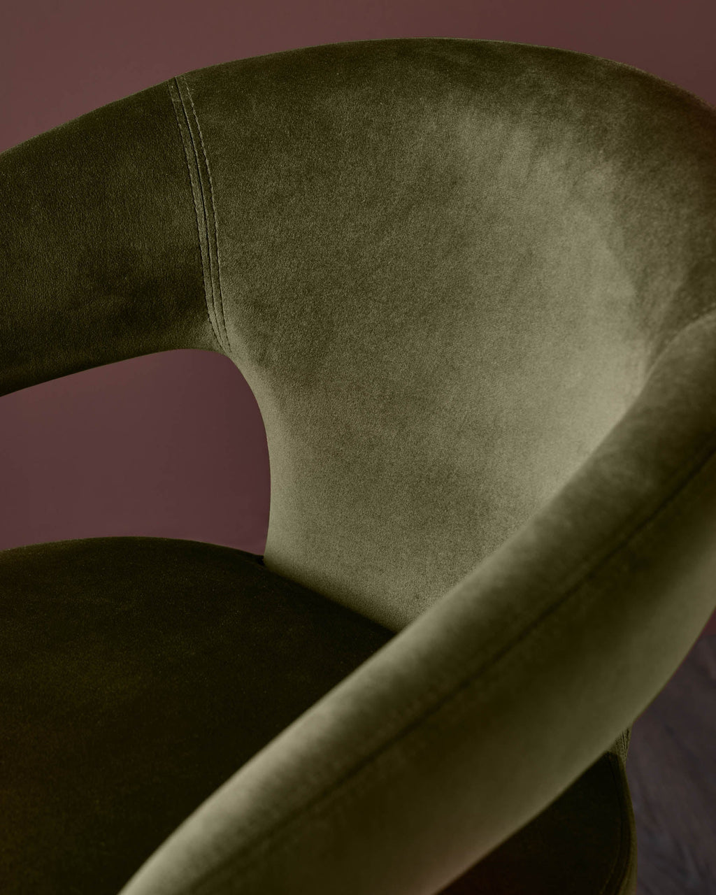 Tabouret de bar Heath en velours vert olive