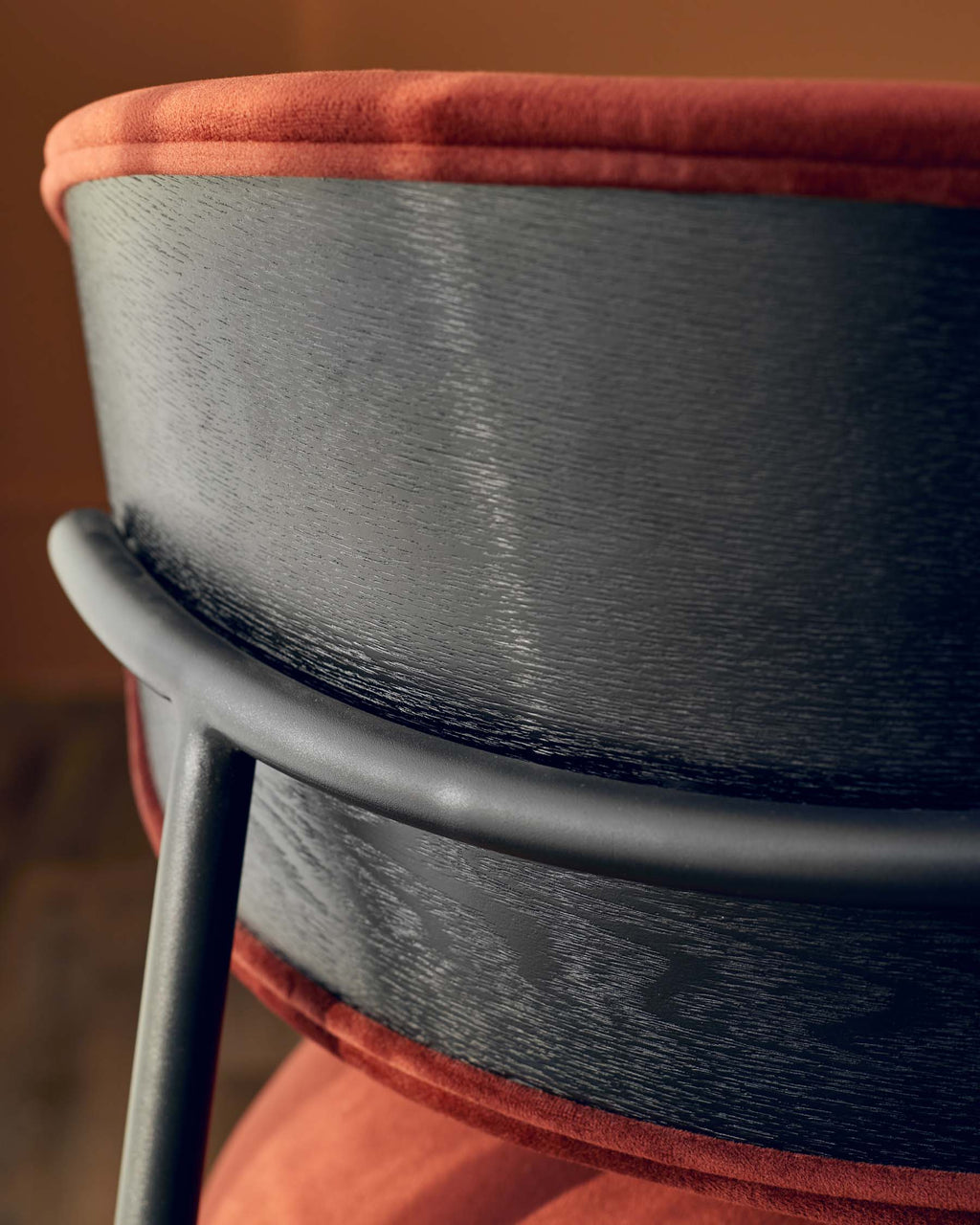 Chaise de salle à manger Cree en velours rouge caramel