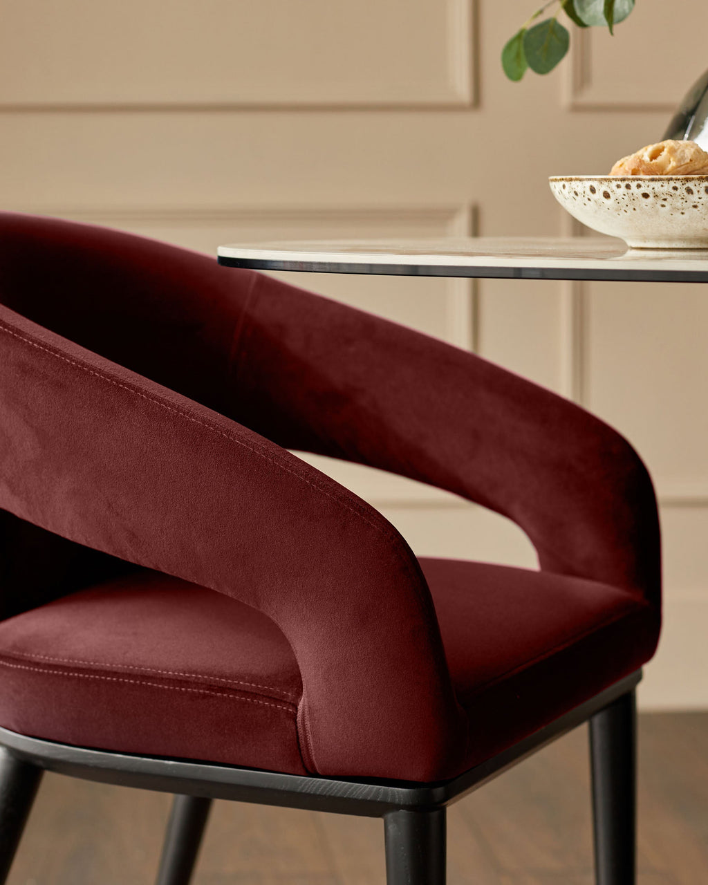 Chaise de salle à manger Heath en velours rouge caramel