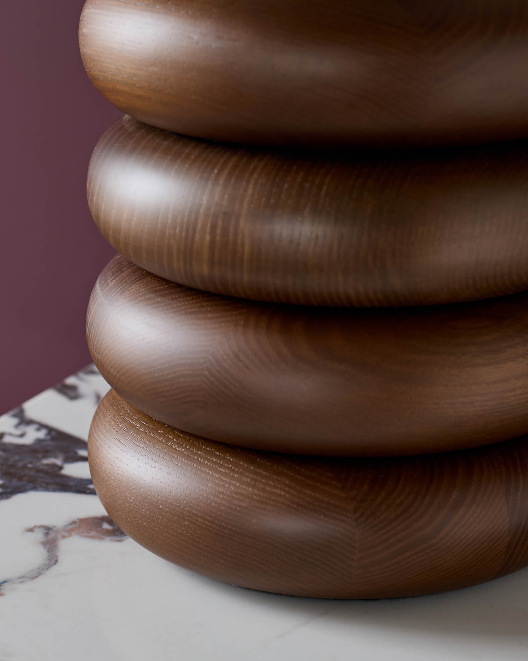 Lampe de table Hepworth en lin naturel et bois foncé