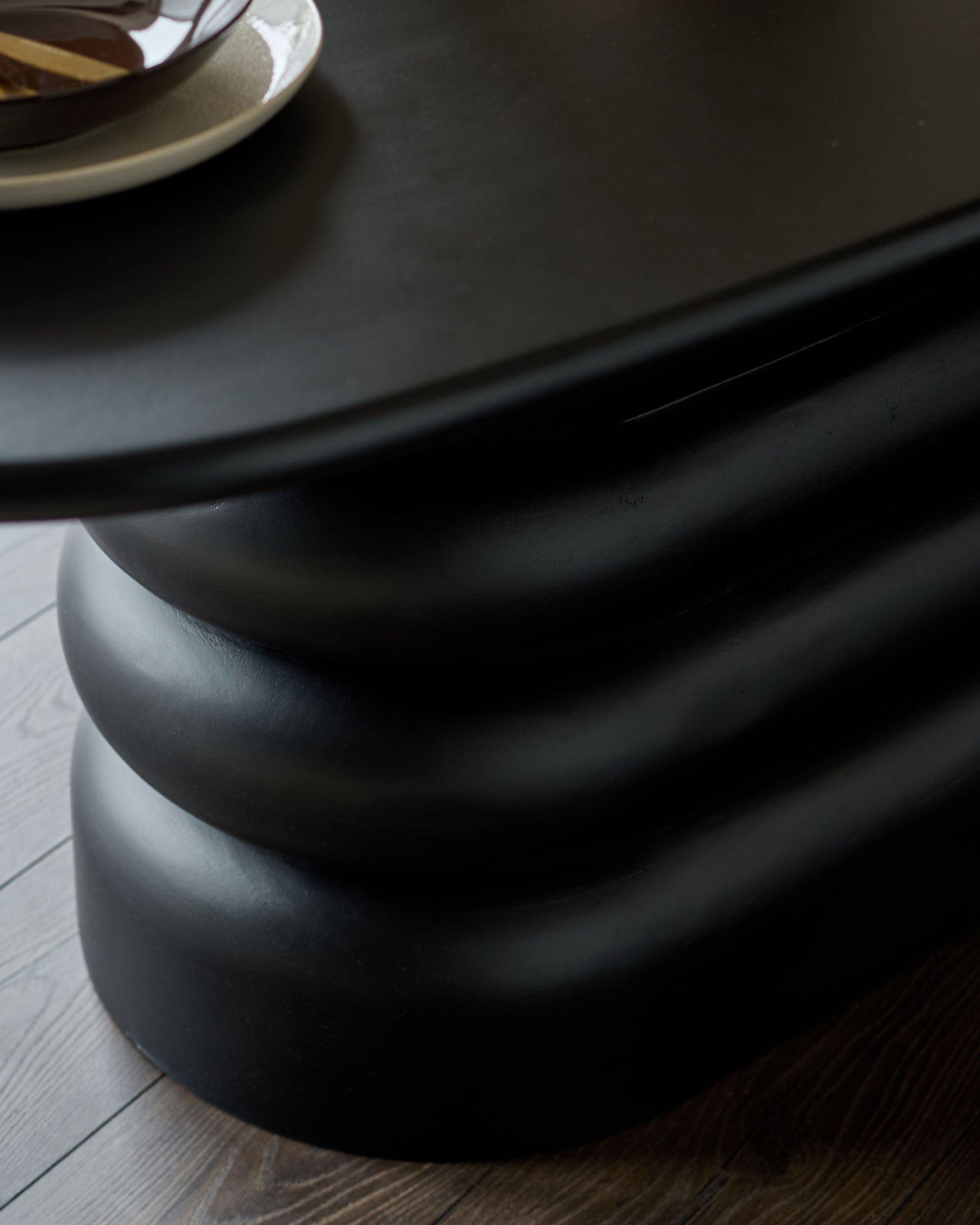 Table de salle à manger Hepworth en bois noir pour 8 personnes