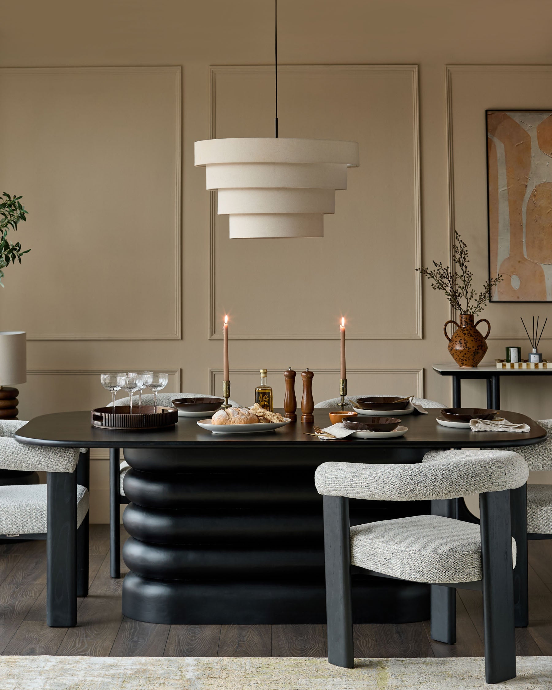 Table de salle à manger Hepworth en bois noir pour 8 personnes