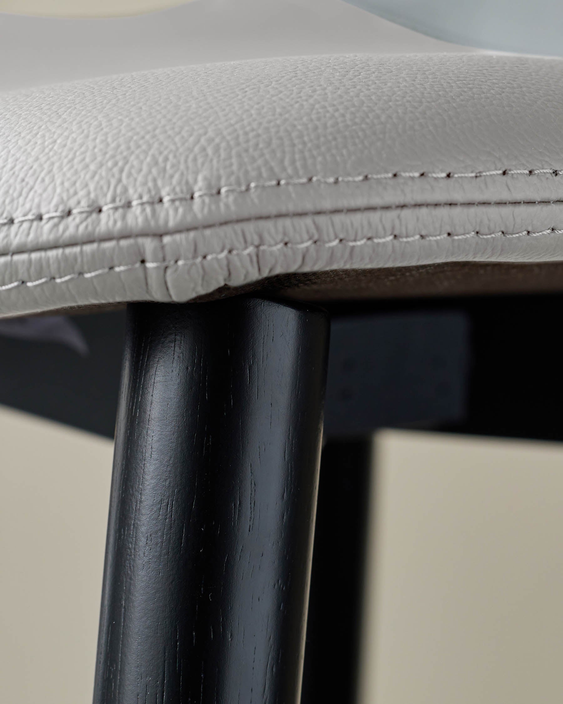 Tabouret de bar Hudson en cuir gris clair