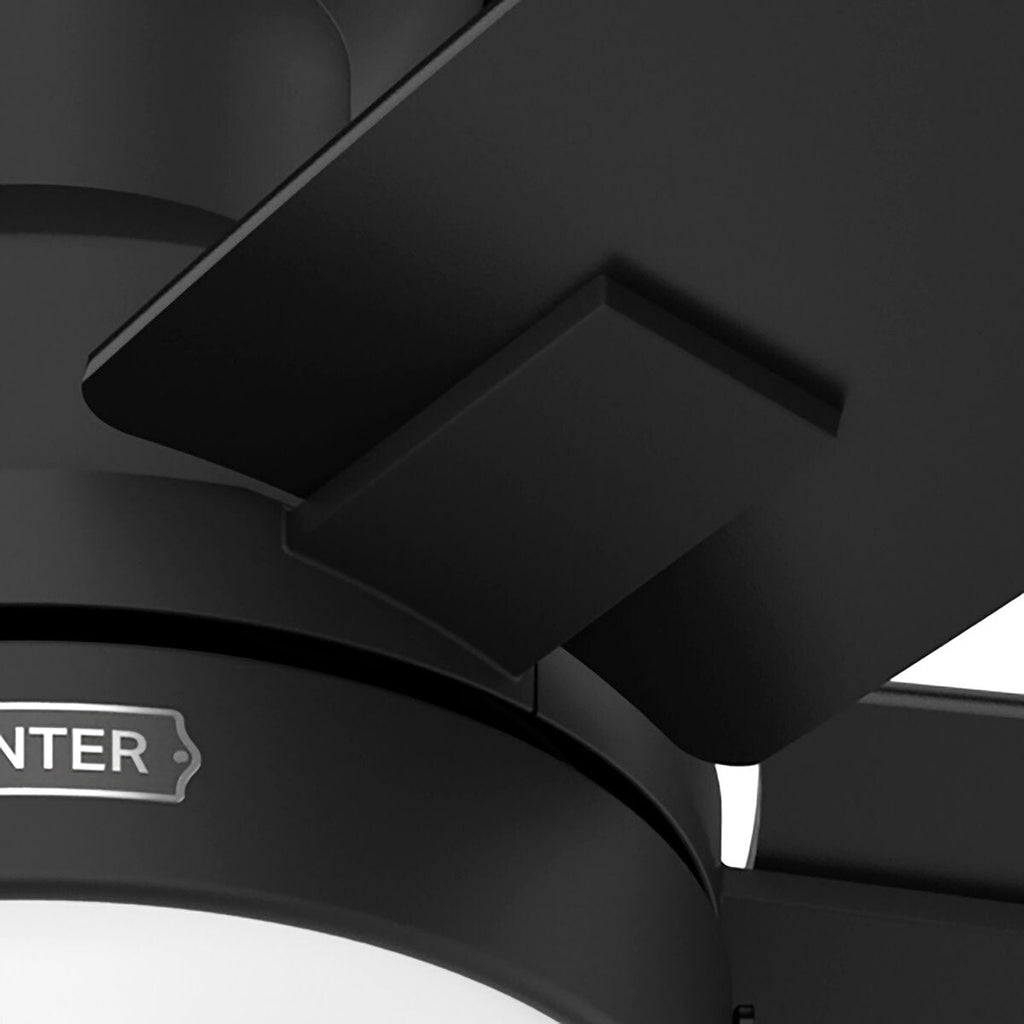 Ventilateur de plafond à profil bas Hunter 52 Anisten avec éclairage LED et chaînette - Moderne, contemporain, transitionnel