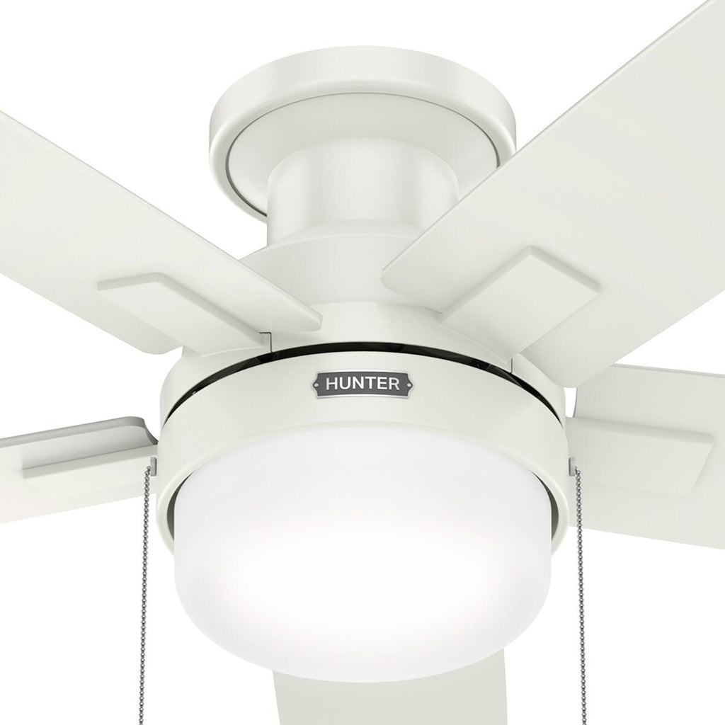 Ventilateur de plafond à profil bas Hunter 52 Anisten avec éclairage LED et chaînette - Moderne, contemporain, transitionnel
