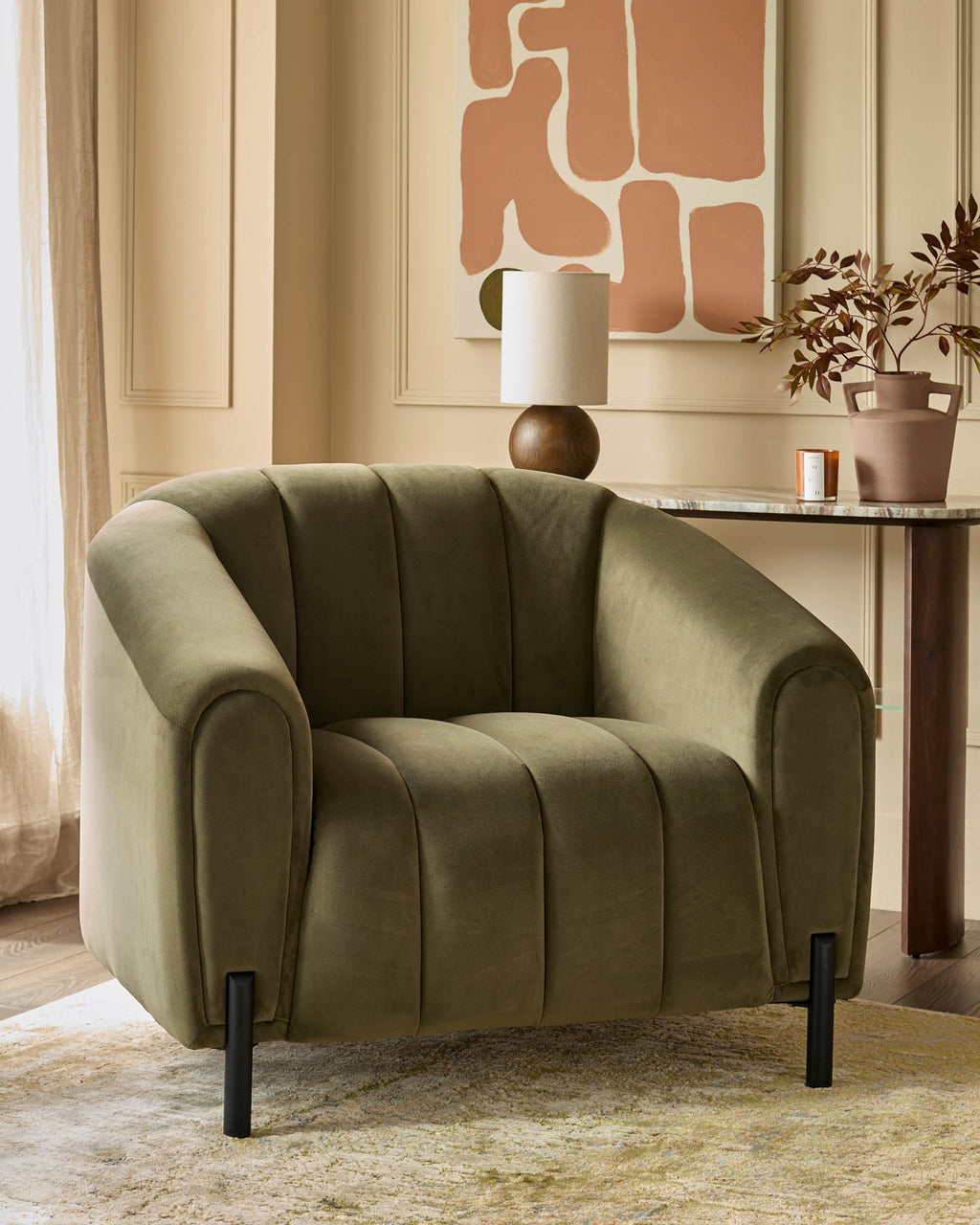 Fauteuil Kendra en velours vert olive