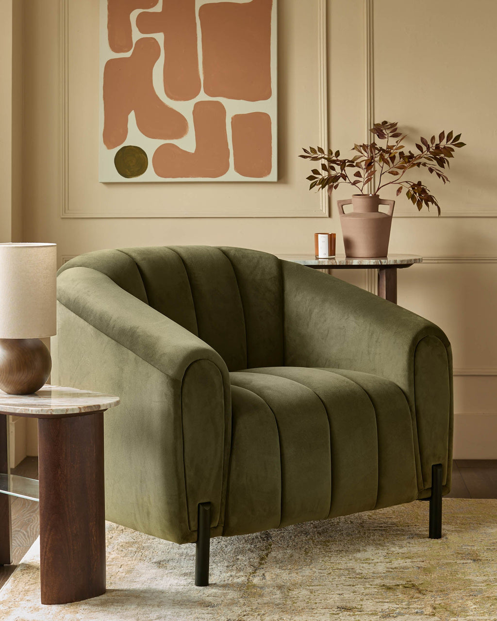 Fauteuil Kendra en velours vert olive