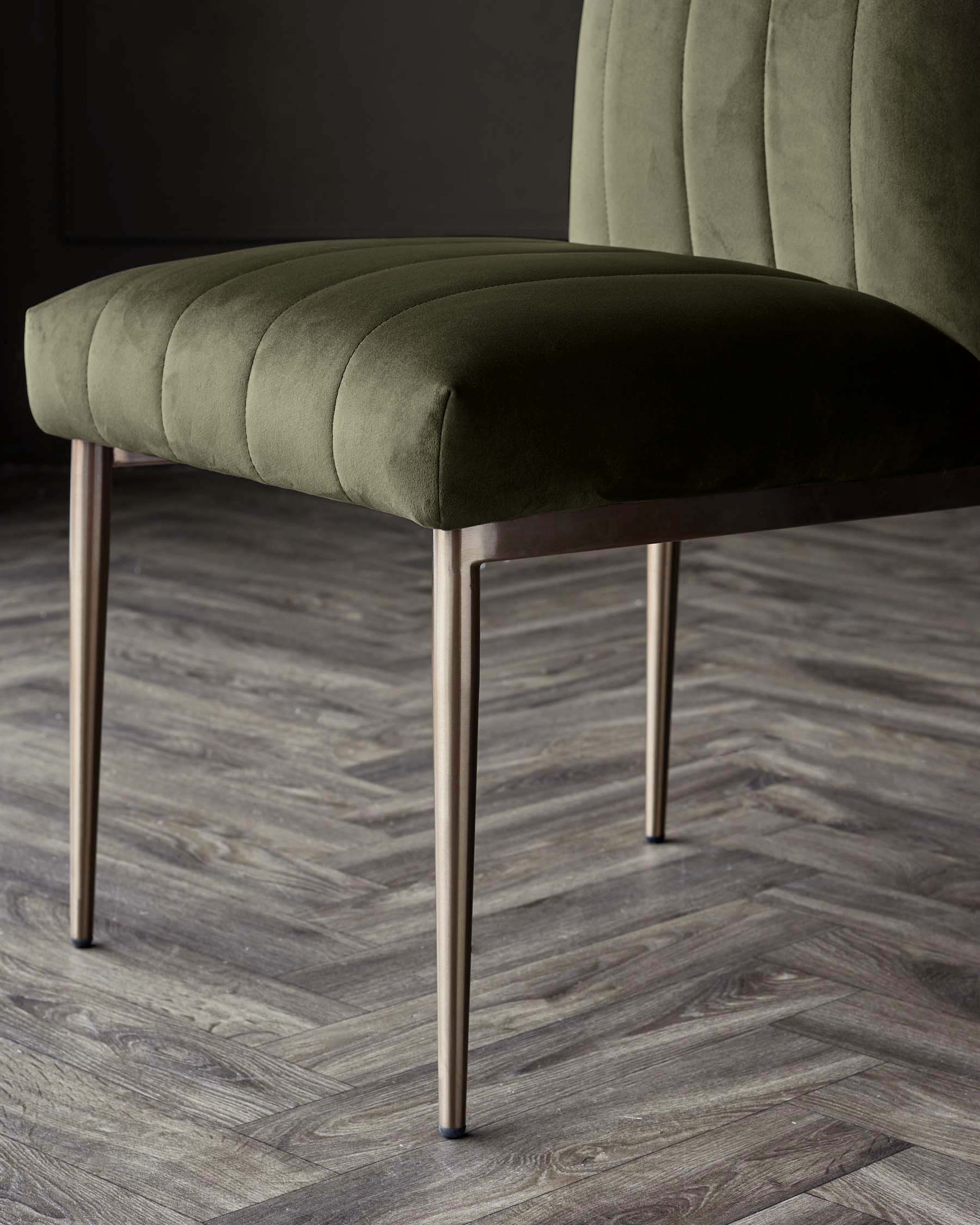 Chaise de salle à manger Kendra en velours vert olive