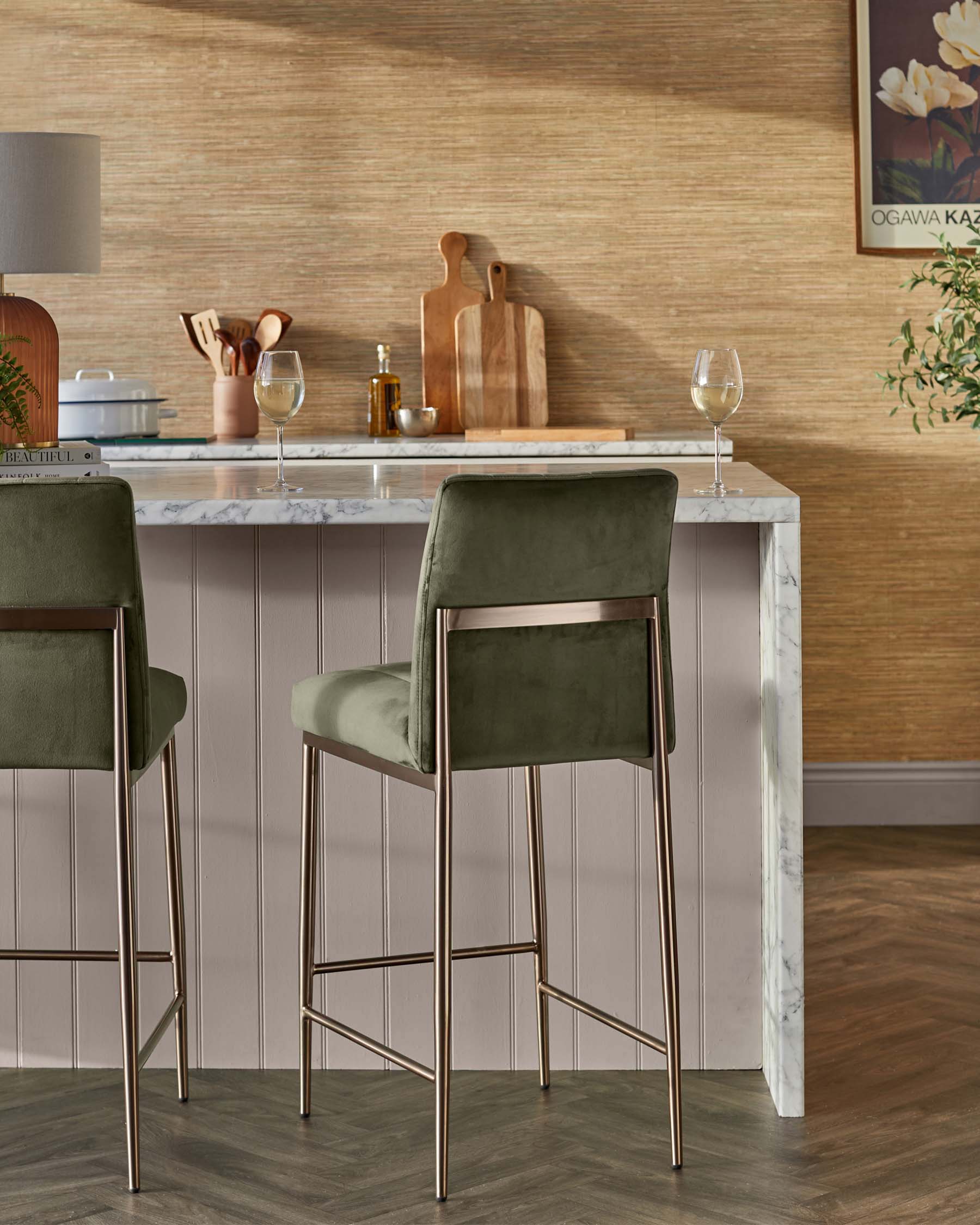 Tabouret de bar Kendra en velours vert olive