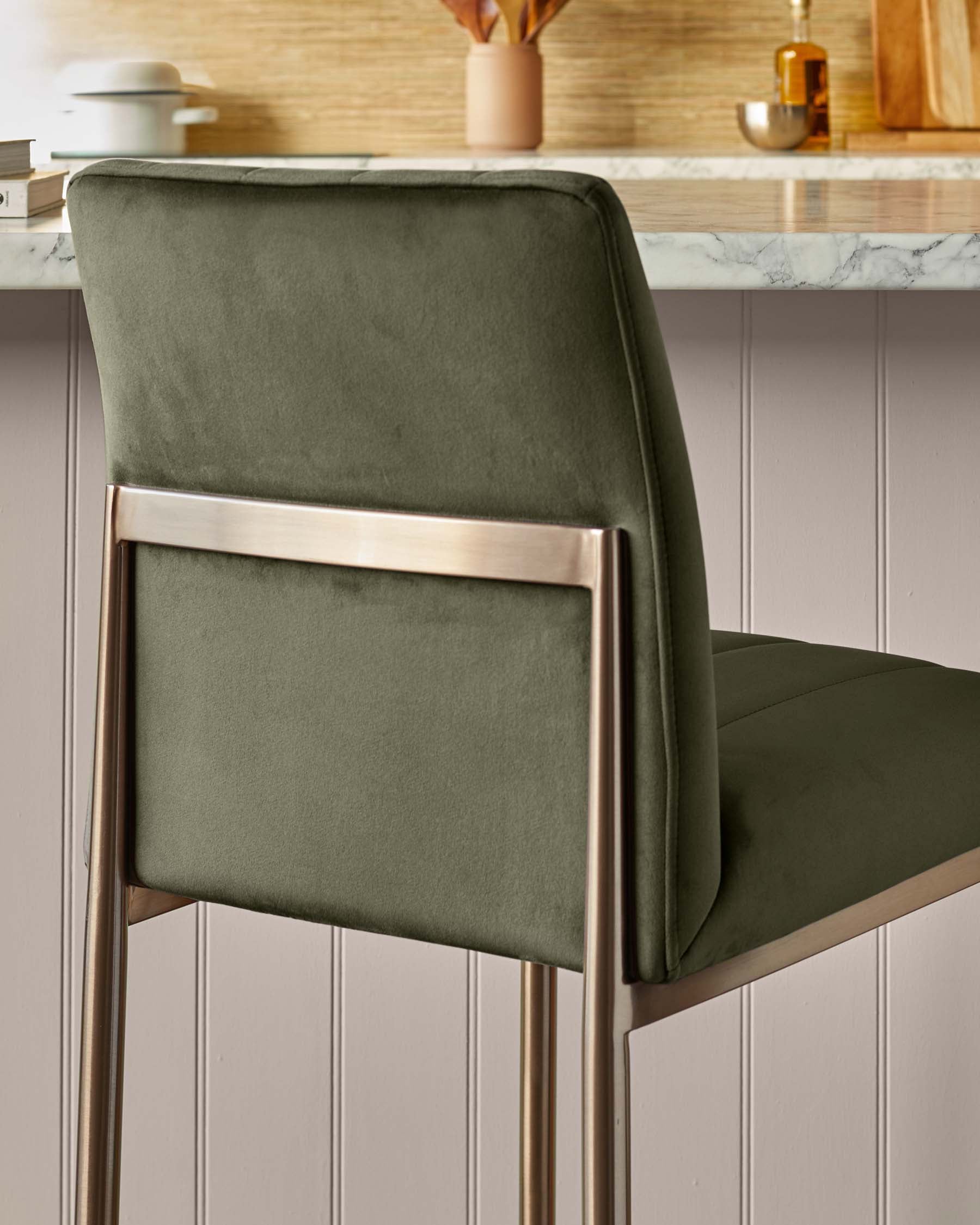 Tabouret de bar Kendra en velours vert olive
