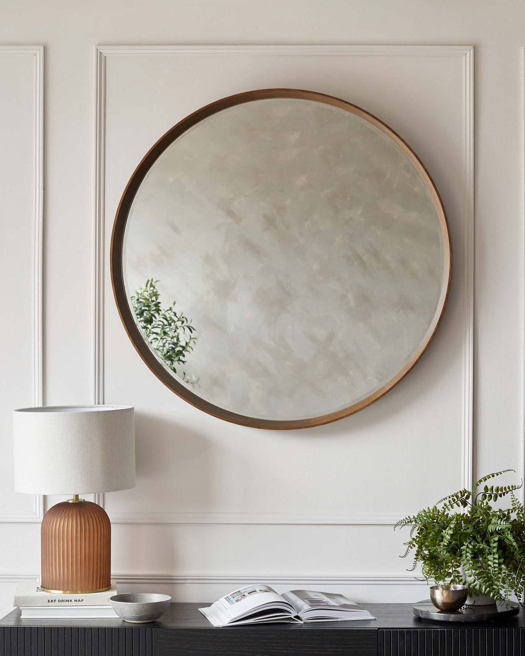 Miroir mural rond Kendrick grand format en noyer