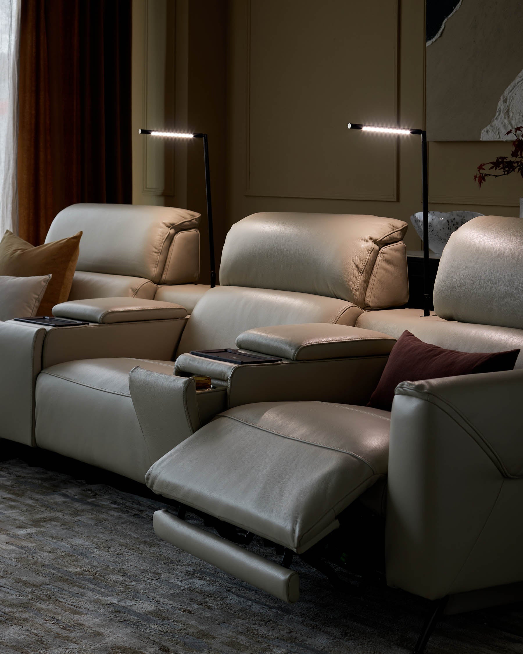 Canapé 3 places inclinable Kenzie en cuir gris naturel avec console