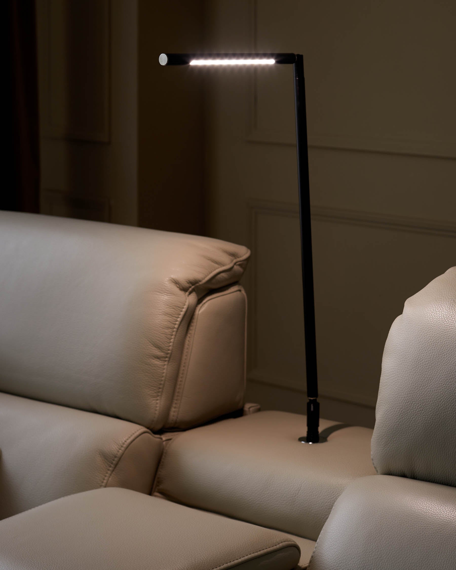 Canapé inclinable 2 places Kenzie en cuir gris naturel avec console