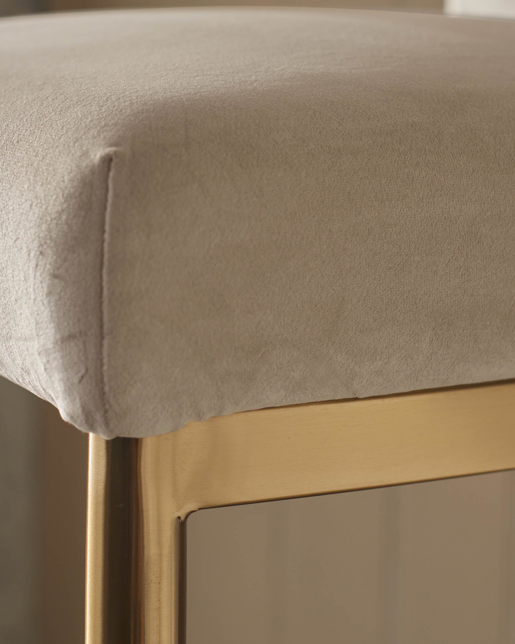 Tabouret de bar statique Keira Champagne Velvet et laiton