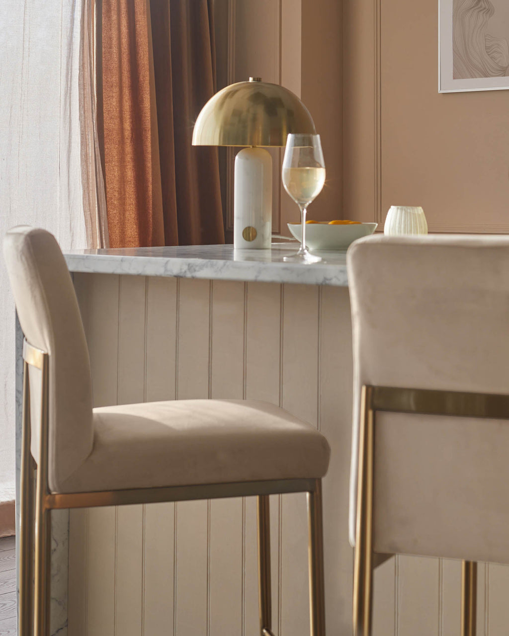 Tabouret de bar statique Keira Champagne Velvet et laiton