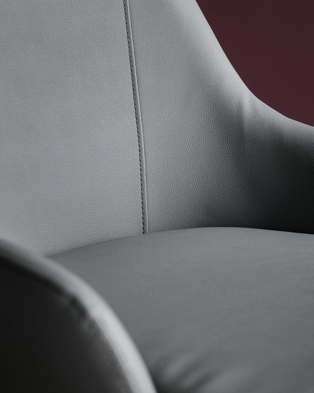 Chaise de salle à manger Kyro en similicuir gris foncé